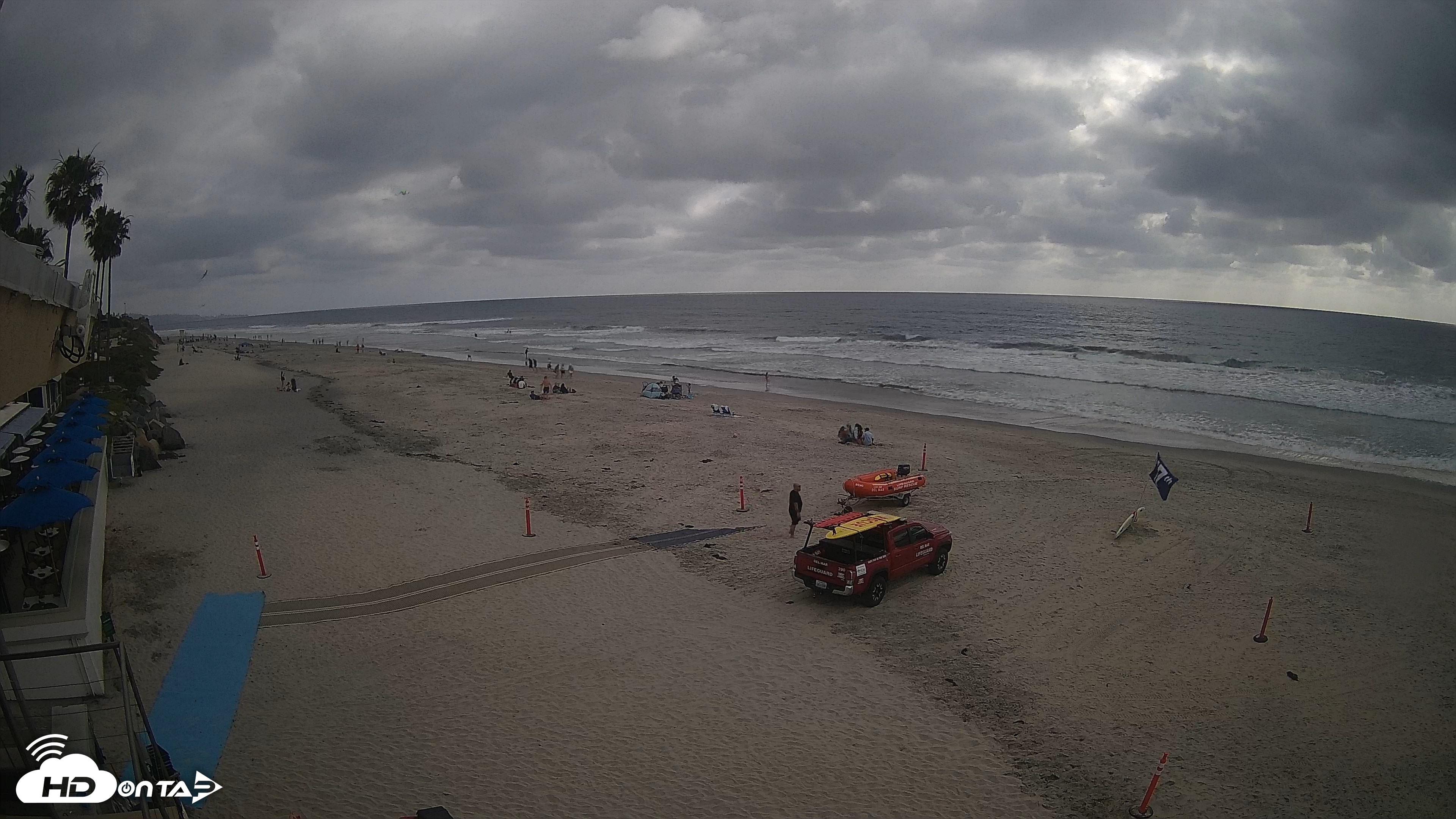 Snapshot of 17th St. Del Mar Beach - 4K SW Live Webcam taken May 16, 2026, 5:00pm PDT