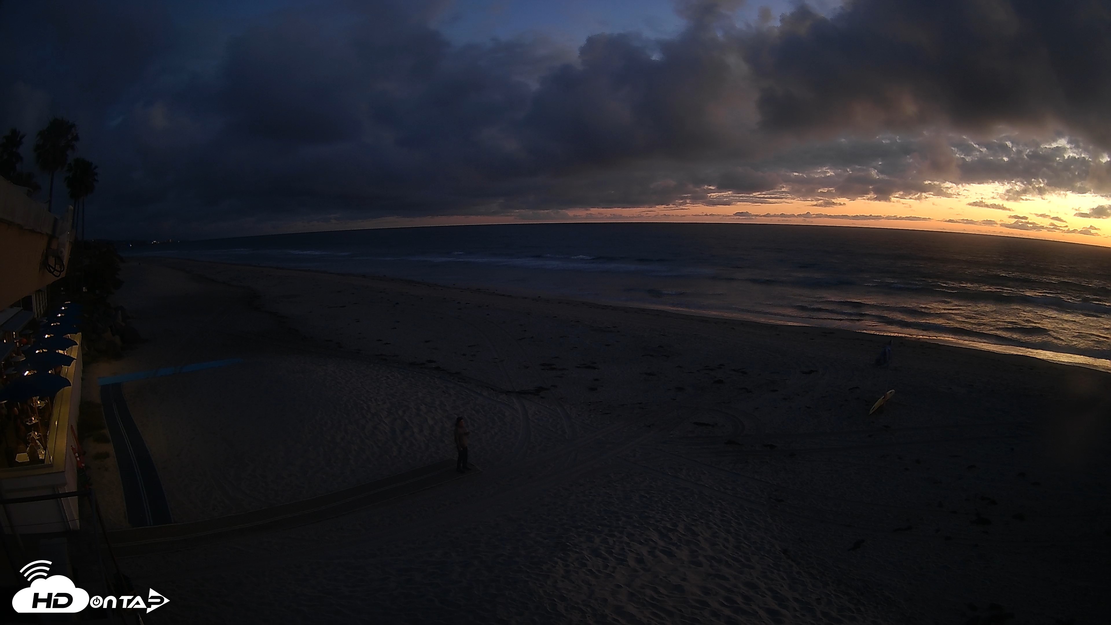 Snapshot of 17th St. Del Mar Beach - 4K SW Live Webcam taken Apr 21, 2026, 7:43pm PDT