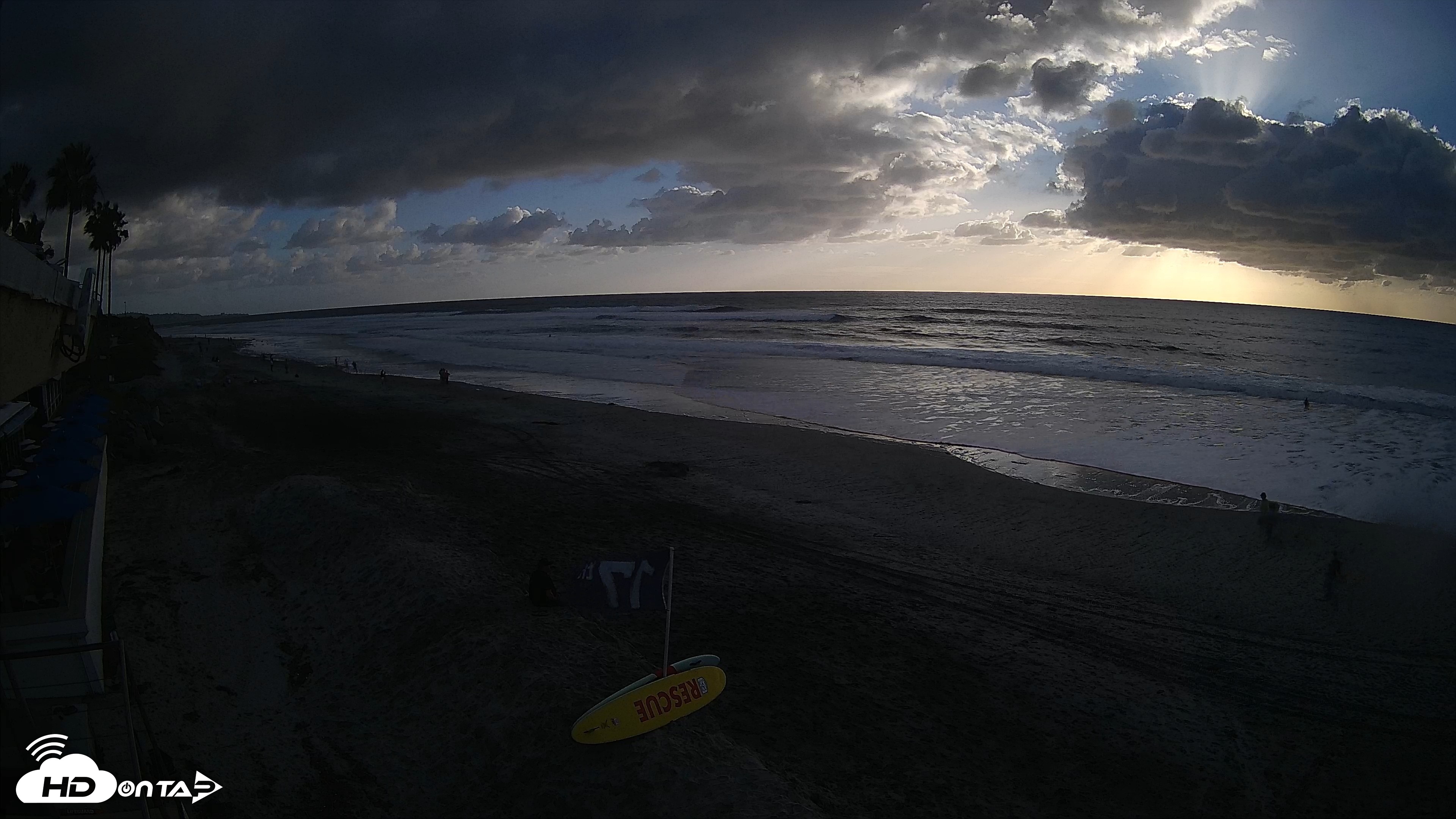 Snapshot of 17th St. Del Mar Beach - 4K SW Live Webcam taken Oct 12, 2026, 5:31pm PDT
