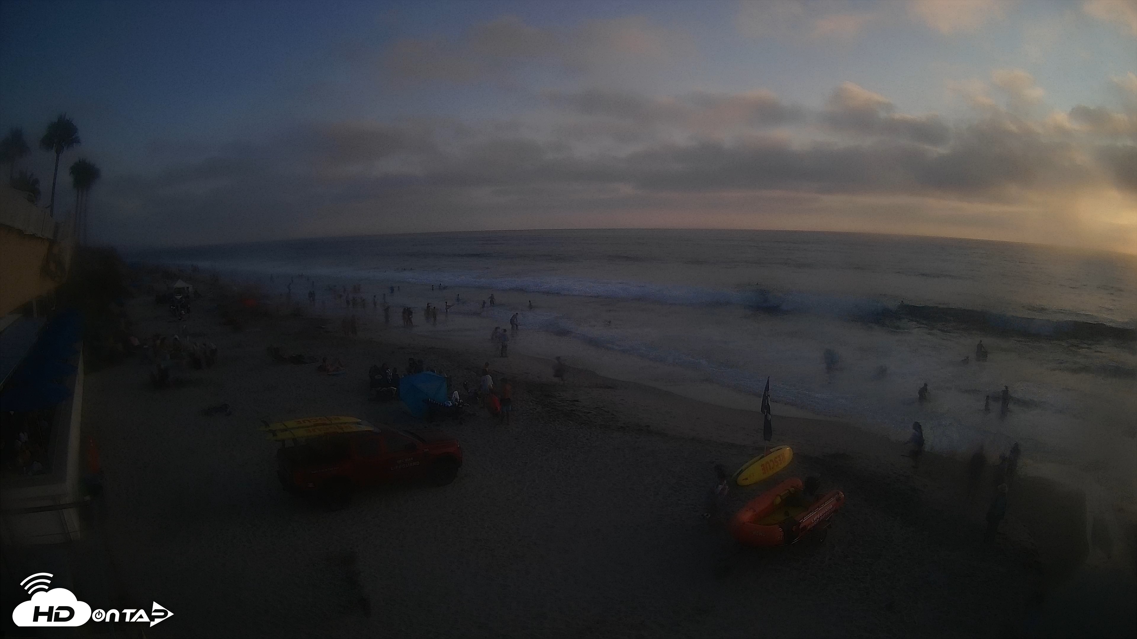 Snapshot of 17th St. Del Mar Beach - 4K SW Live Webcam taken Aug 8, 2026, 7:15pm PDT