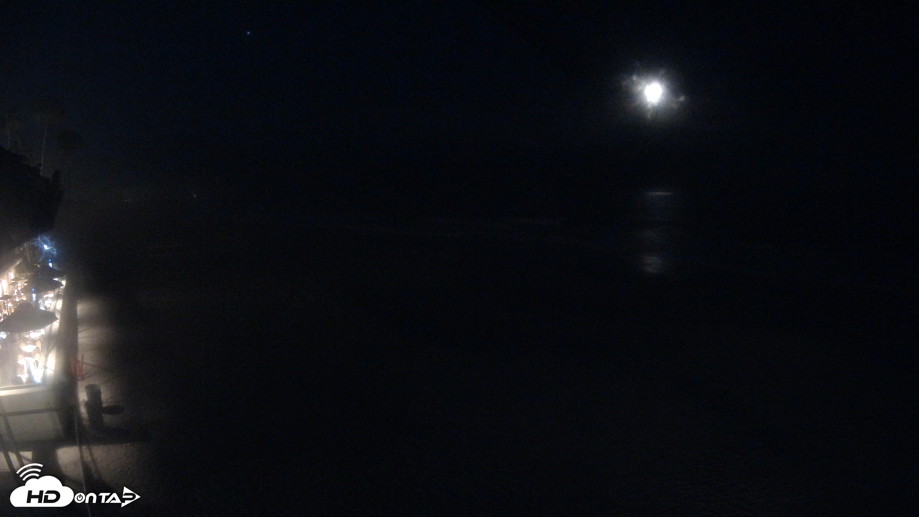 Snapshot of 17th St. Del Mar Beach - 4K SW Live Webcam taken Aug 17, 2026, 9:17pm PDT