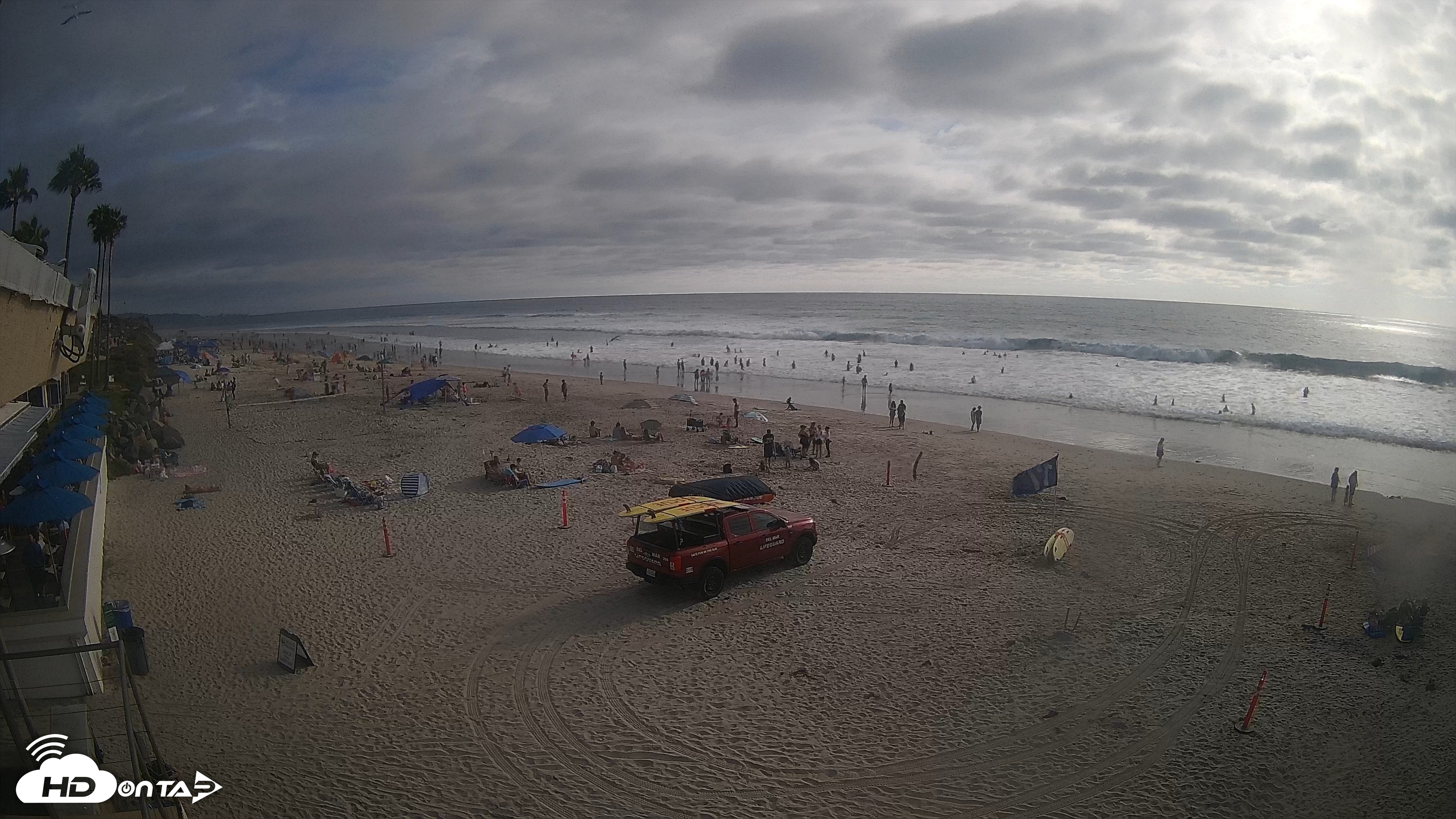 Snapshot of 17th St. Del Mar Beach - 4K SW Live Webcam taken Aug 15, 2026, 5:19pm PDT