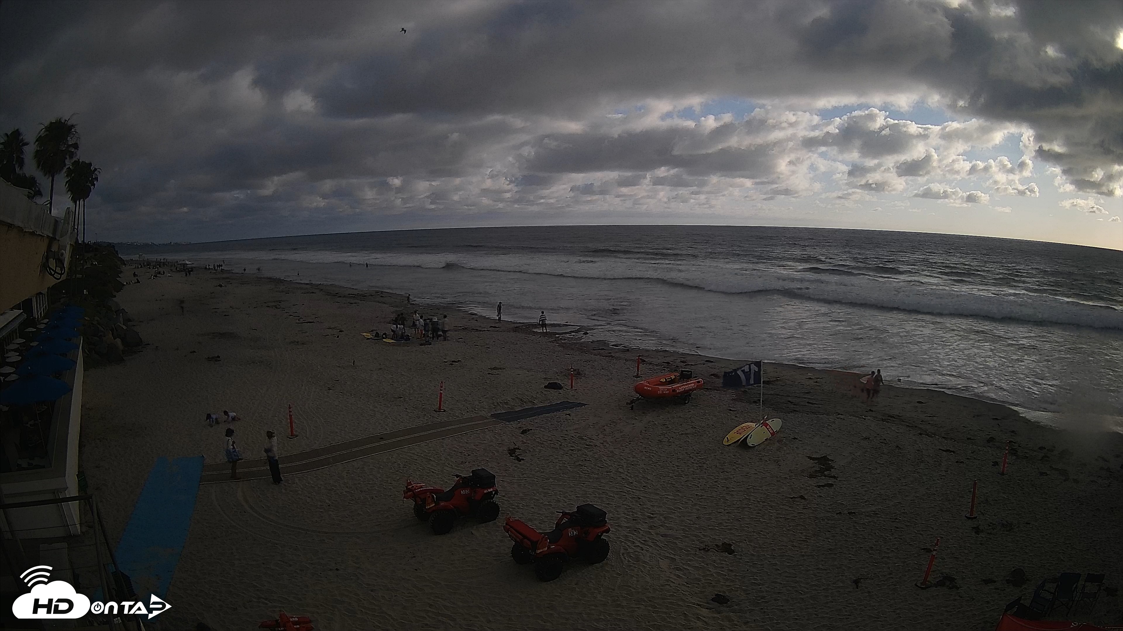 Snapshot of 17th St. Del Mar Beach - 4K SW Live Webcam taken May 25, 2026, 6:09pm PDT