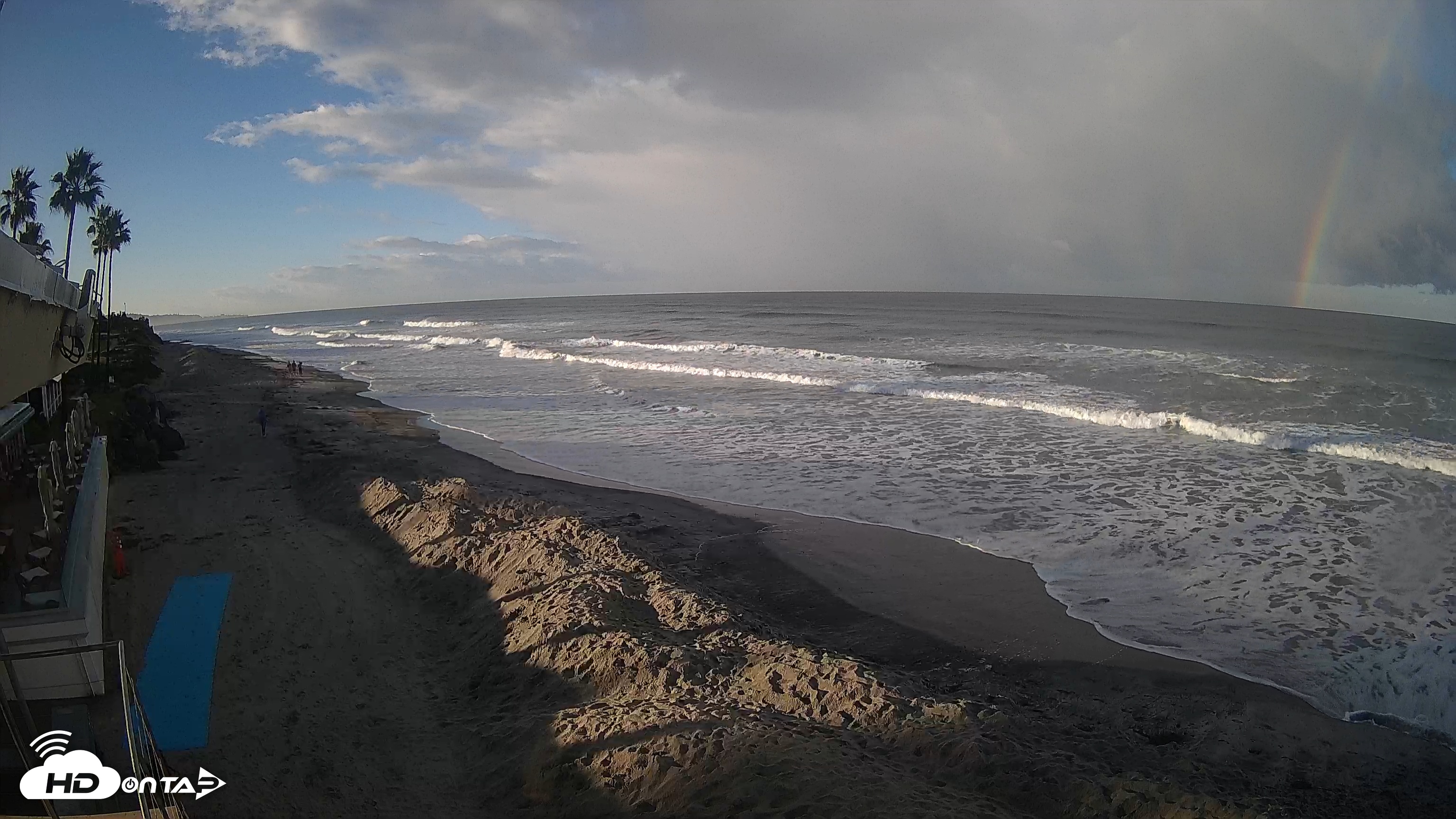 Snapshot of 17th St. Del Mar Beach - 4K SW Live Webcam taken Nov 18, 2025, 7:23am PST