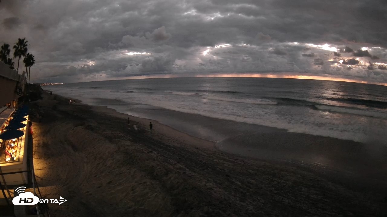 Snapshot of 17th St. Del Mar Beach - 4K SW Live Webcam taken Oct 23, 2026, 6:34pm PDT