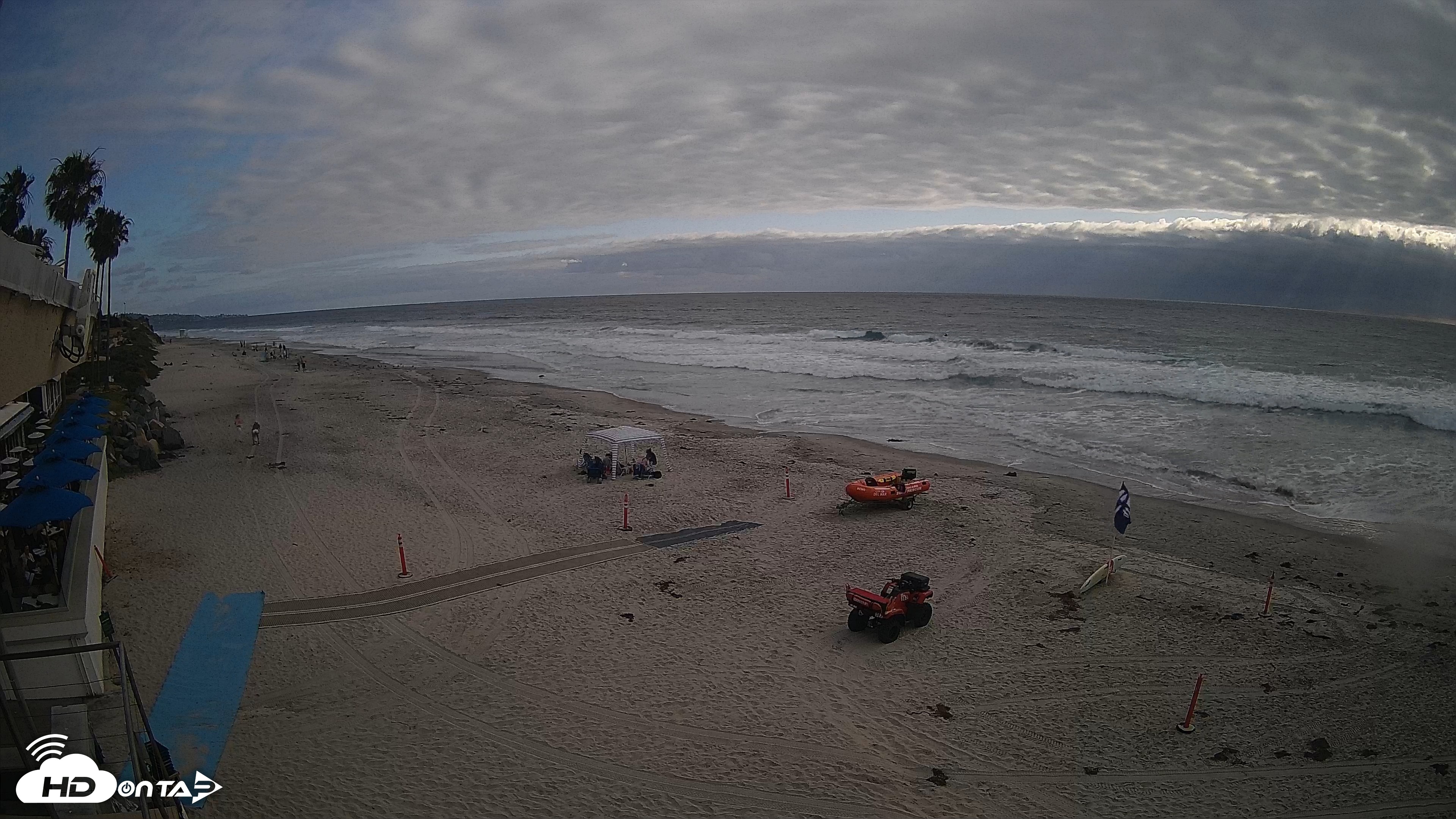 Snapshot of 17th St. Del Mar Beach - 4K SW Live Webcam taken May 26, 2026, 5:47pm PDT