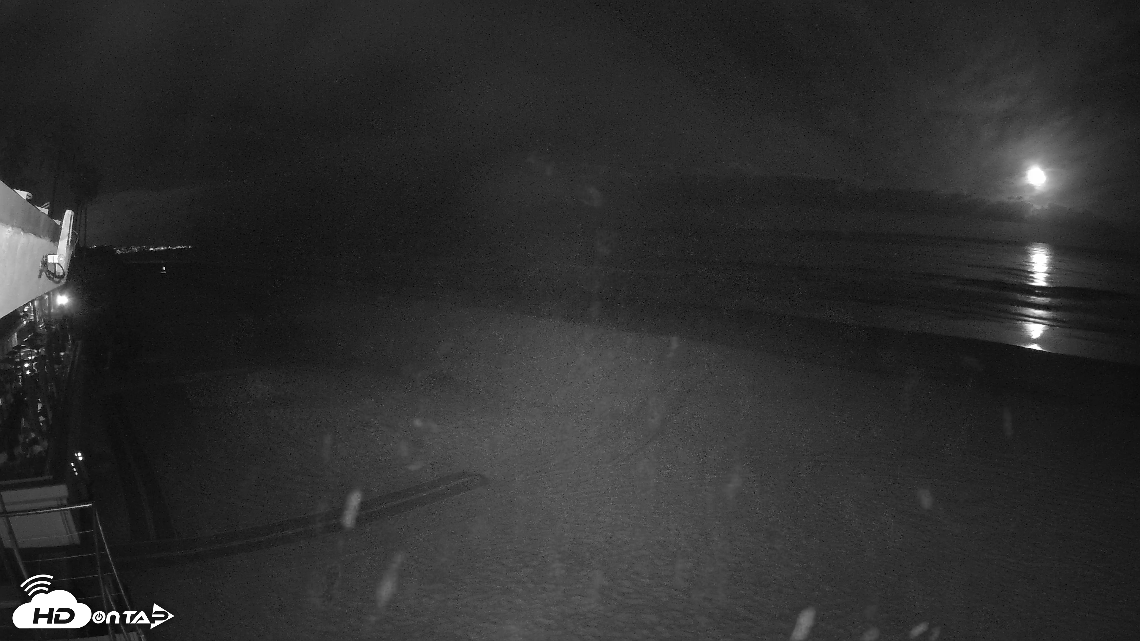 Snapshot of 17th St. Del Mar Beach - 4K SW Live Webcam taken Apr 28, 2026, 3:48am PDT