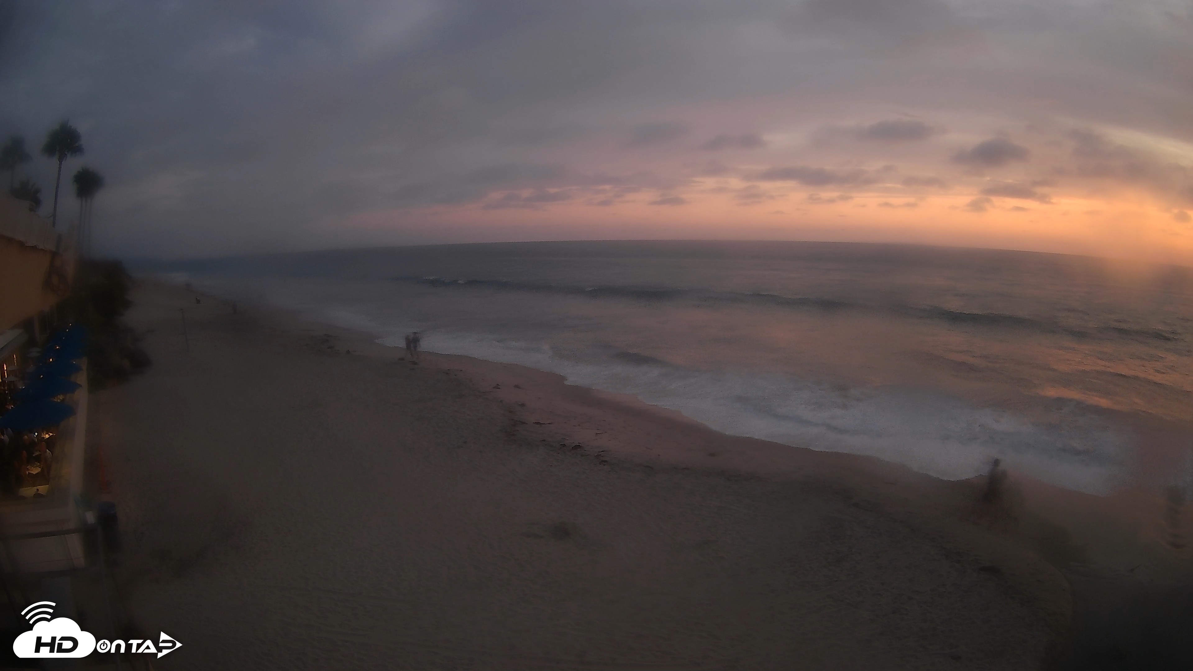 Snapshot of 17th St. Del Mar Beach - 4K SW Live Webcam taken Aug 10, 2026, 7:54pm PDT