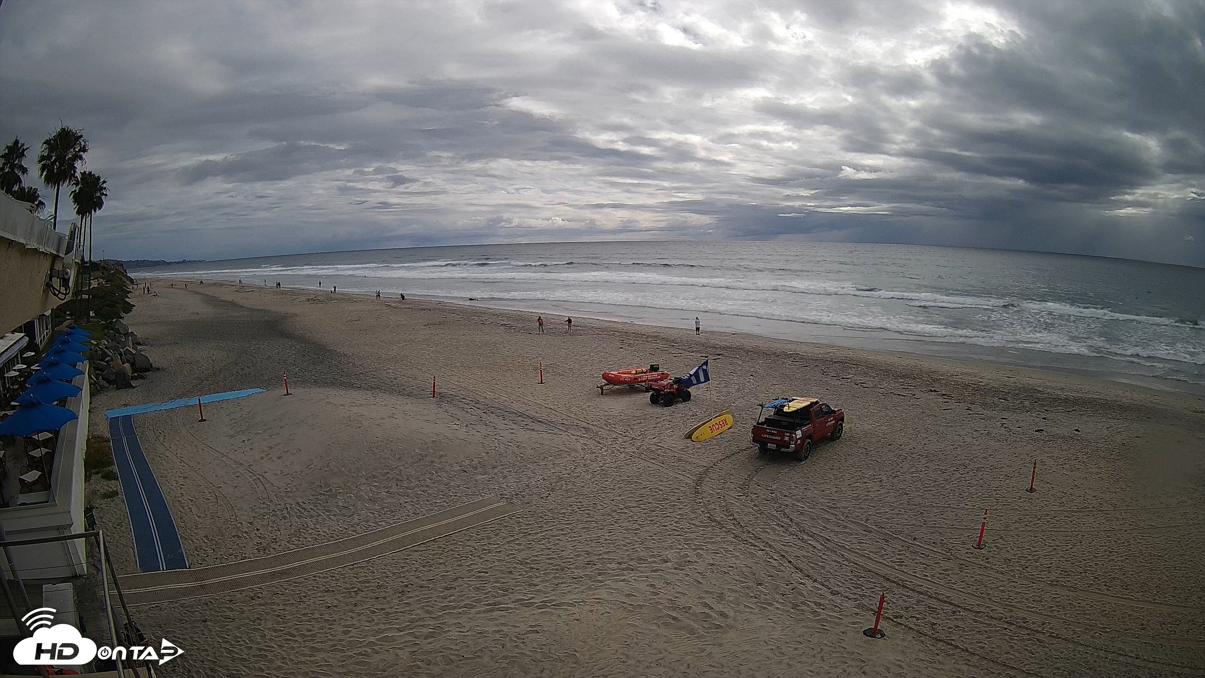 Snapshot of 17th St. Del Mar Beach - 4K SW Live Webcam taken Apr 12, 2026, 4:34pm PDT