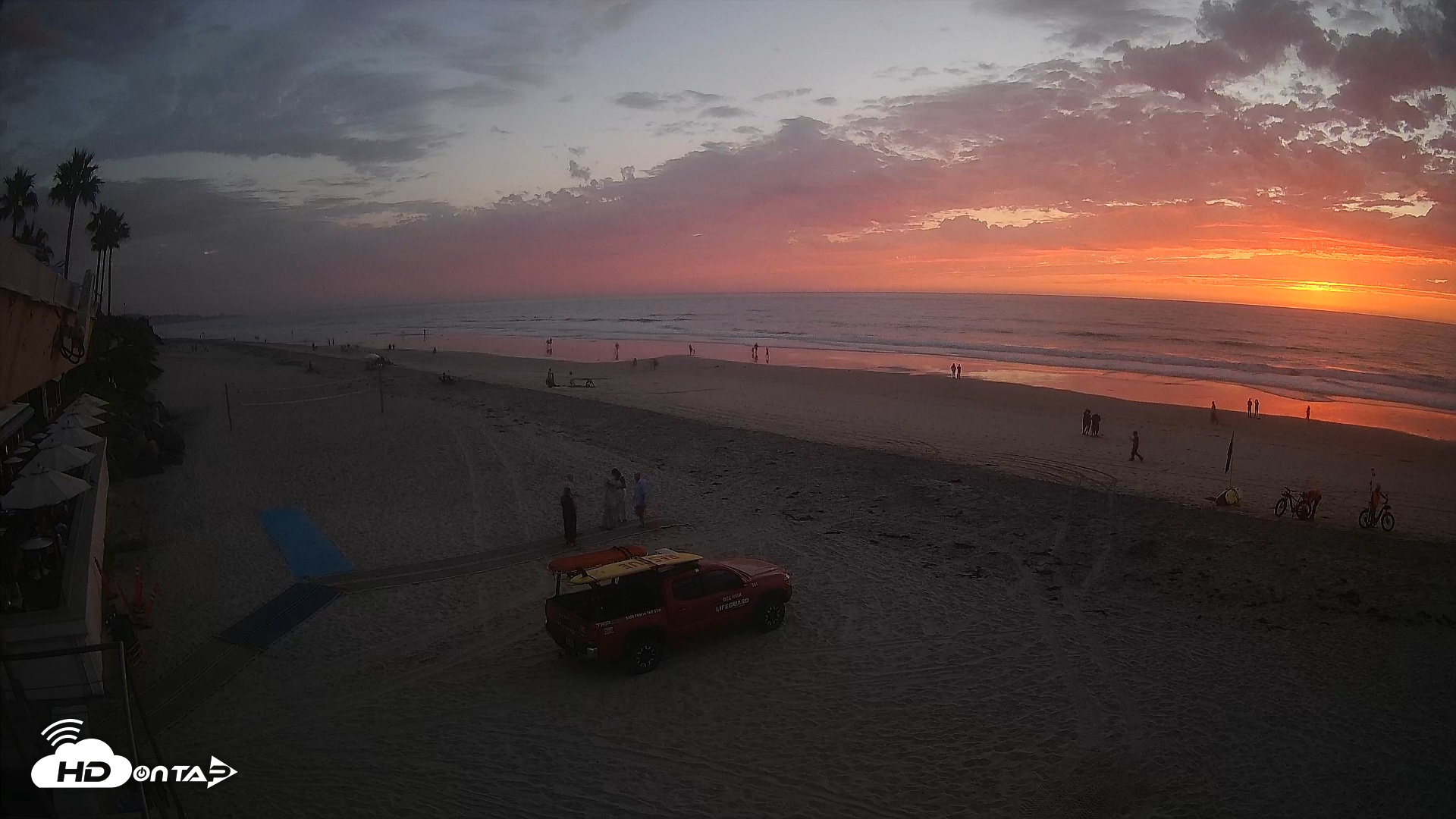 Snapshot of 17th St. Del Mar Beach - 4K SW Live Webcam taken Oct 9, 2025, 6:25pm PDT