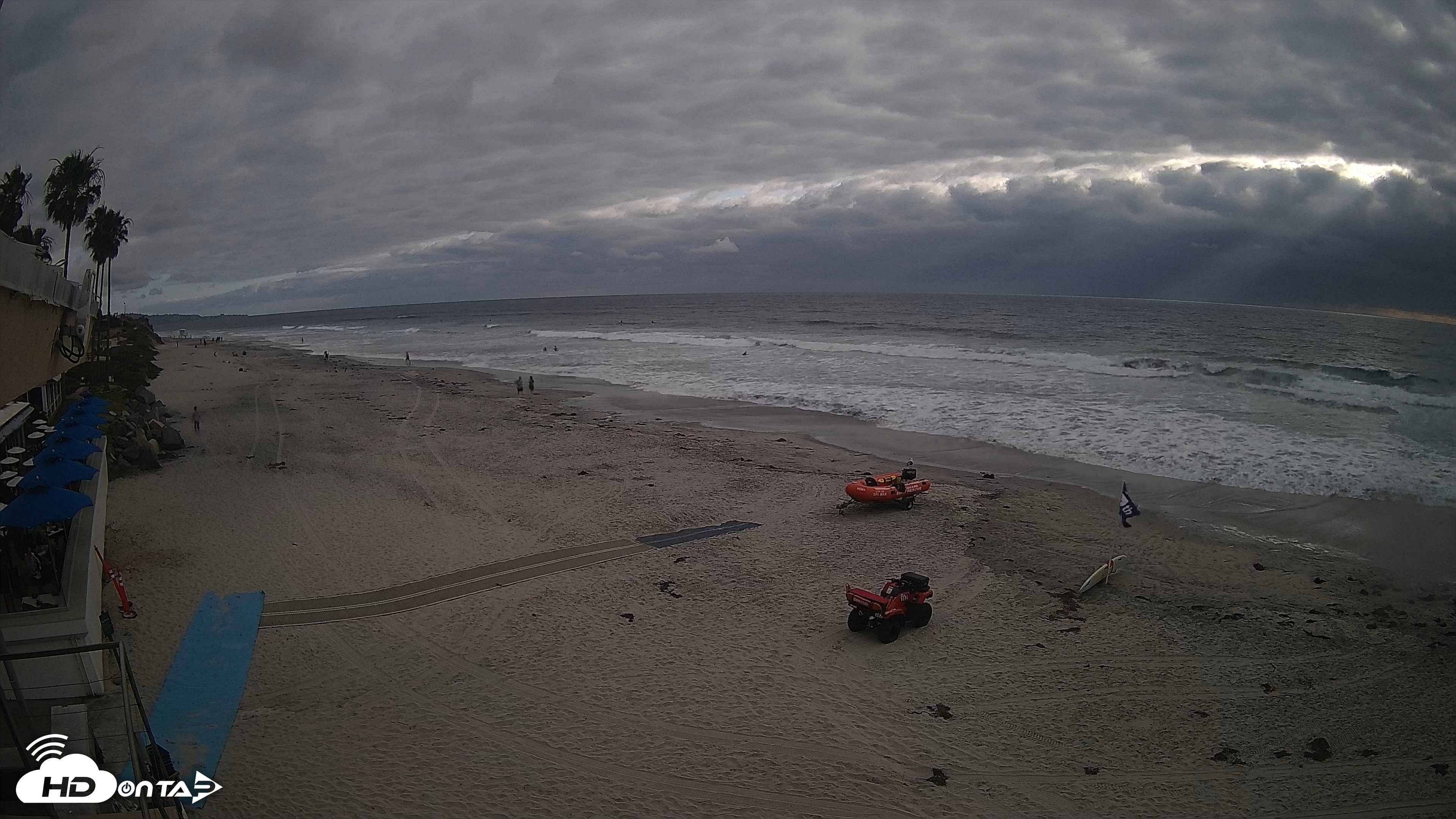 Snapshot of 17th St. Del Mar Beach - 4K SW Live Webcam taken May 26, 2026, 6:14pm PDT