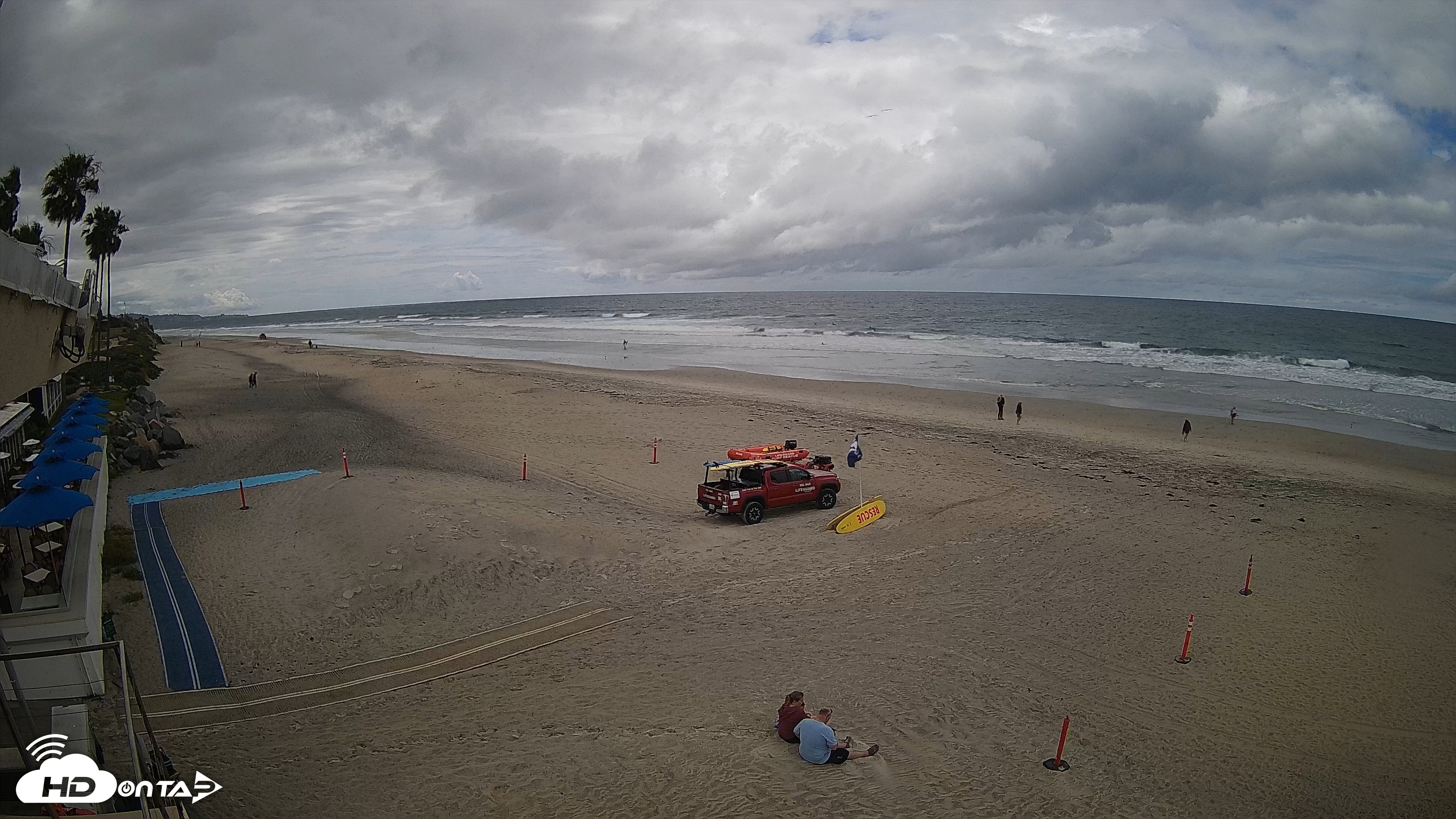 Snapshot of 17th St. Del Mar Beach - 4K SW Live Webcam taken Apr 12, 2026, 12:11pm PDT