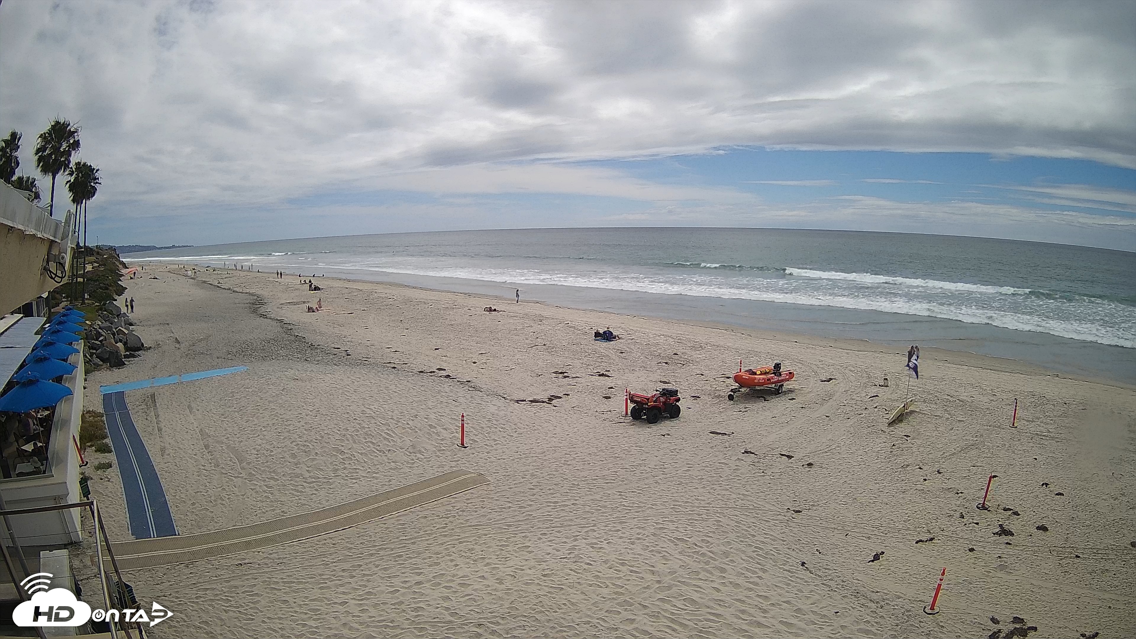 Snapshot of 17th St. Del Mar Beach - 4K SW Live Webcam taken Apr 21, 2026, 2:22pm PDT