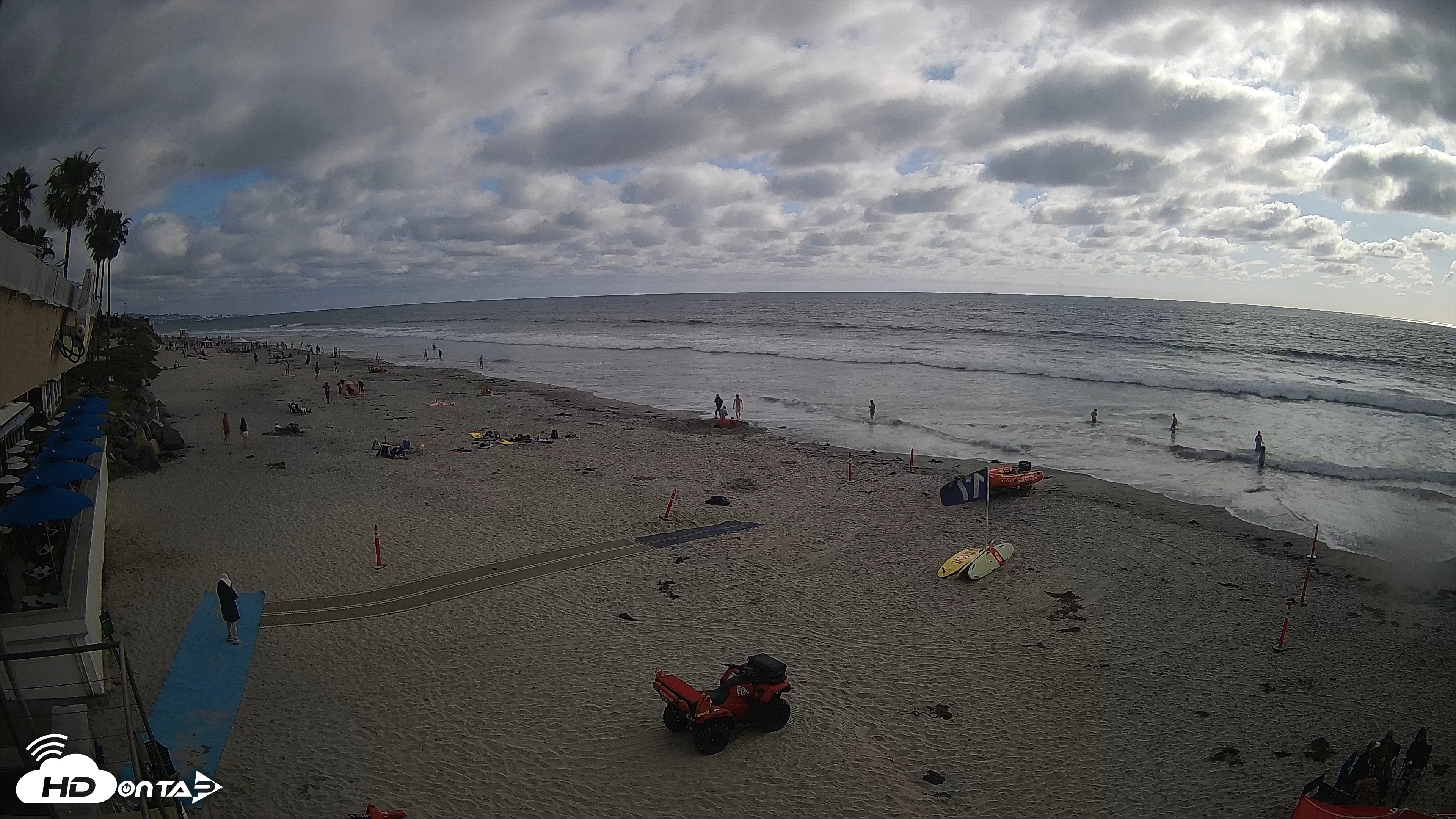 Snapshot of 17th St. Del Mar Beach - 4K SW Live Webcam taken May 25, 2026, 5:24pm PDT
