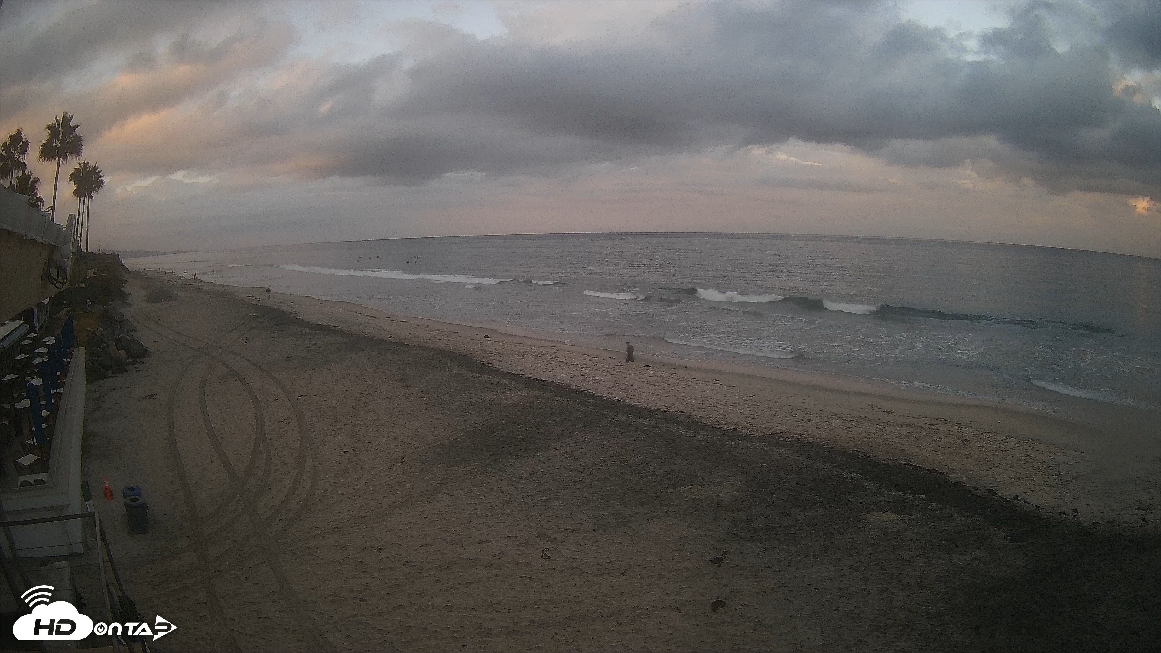 Snapshot of 17th St. Del Mar Beach - 4K SW Live Webcam taken Sep 21, 2026, 7:09am PDT