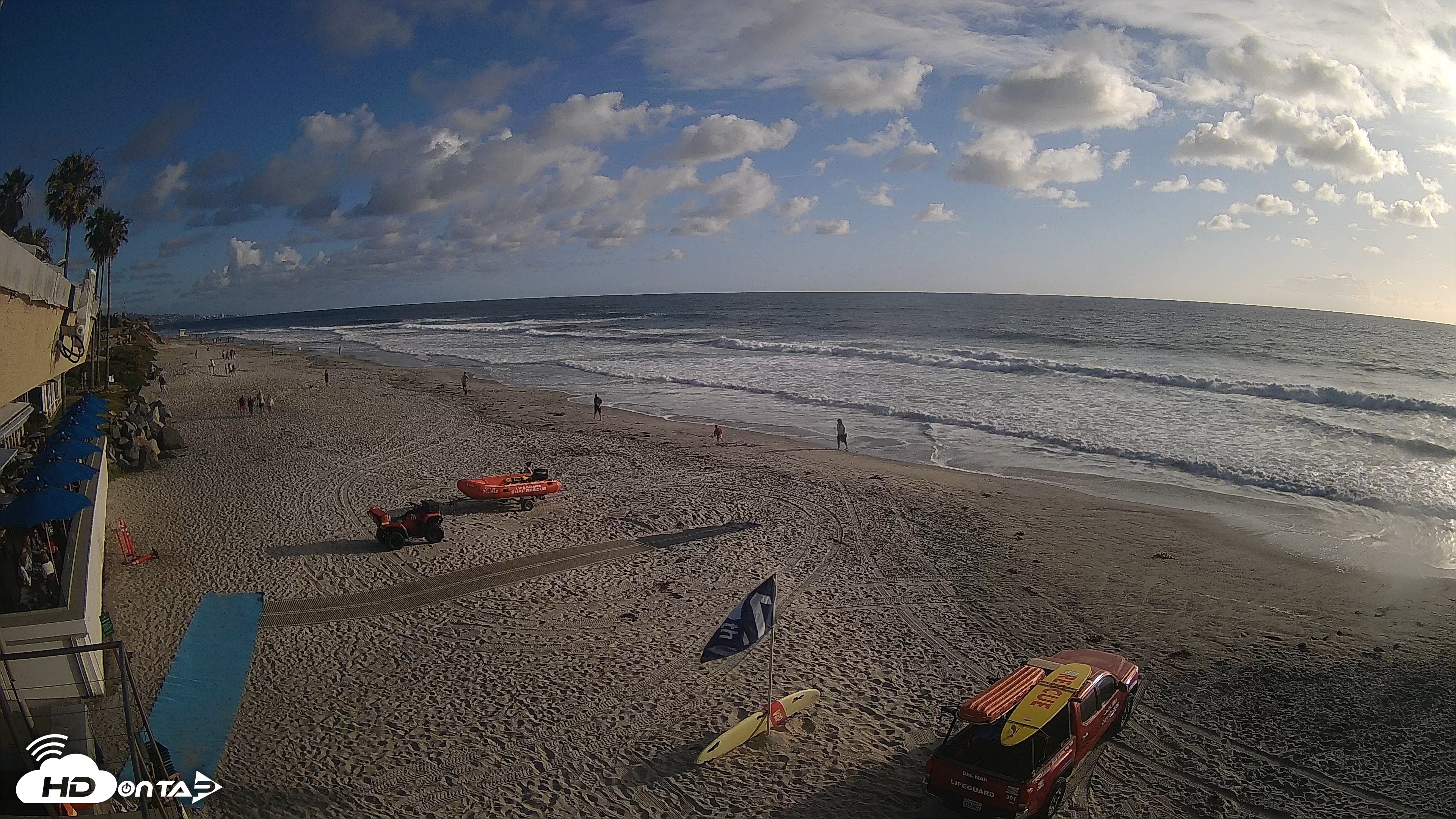 Snapshot of 17th St. Del Mar Beach - 4K SW Live Webcam taken May 27, 2026, 6:26pm PDT