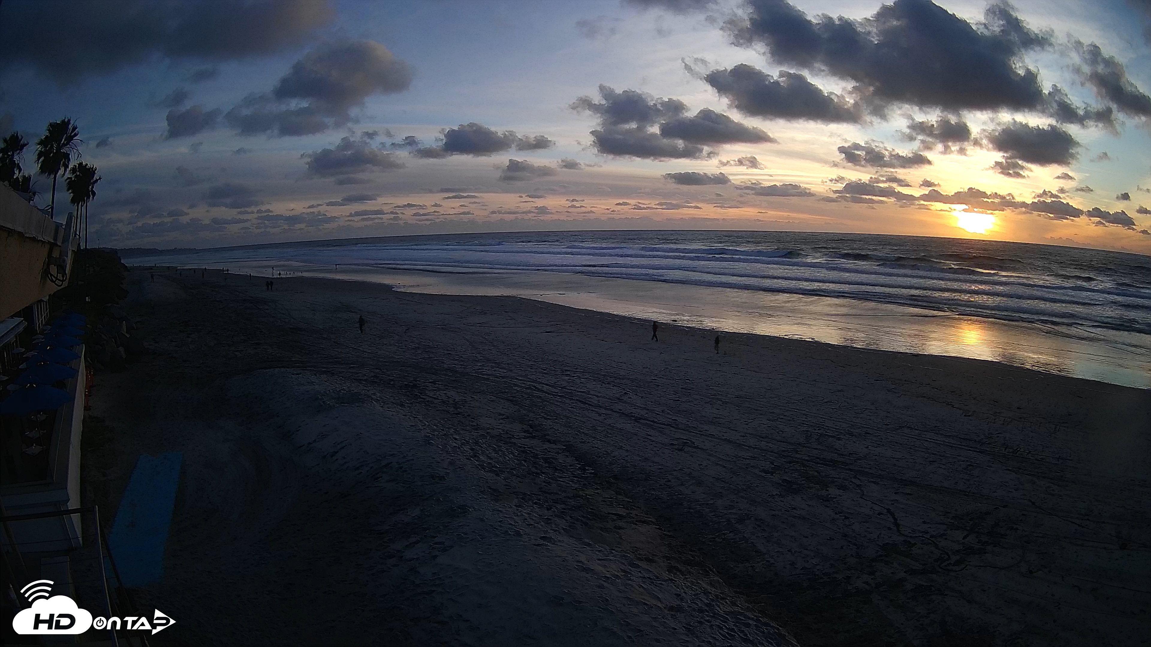 Snapshot of 17th St. Del Mar Beach - 4K SW Live Webcam taken Feb 18, 2026, 5:28pm PST
