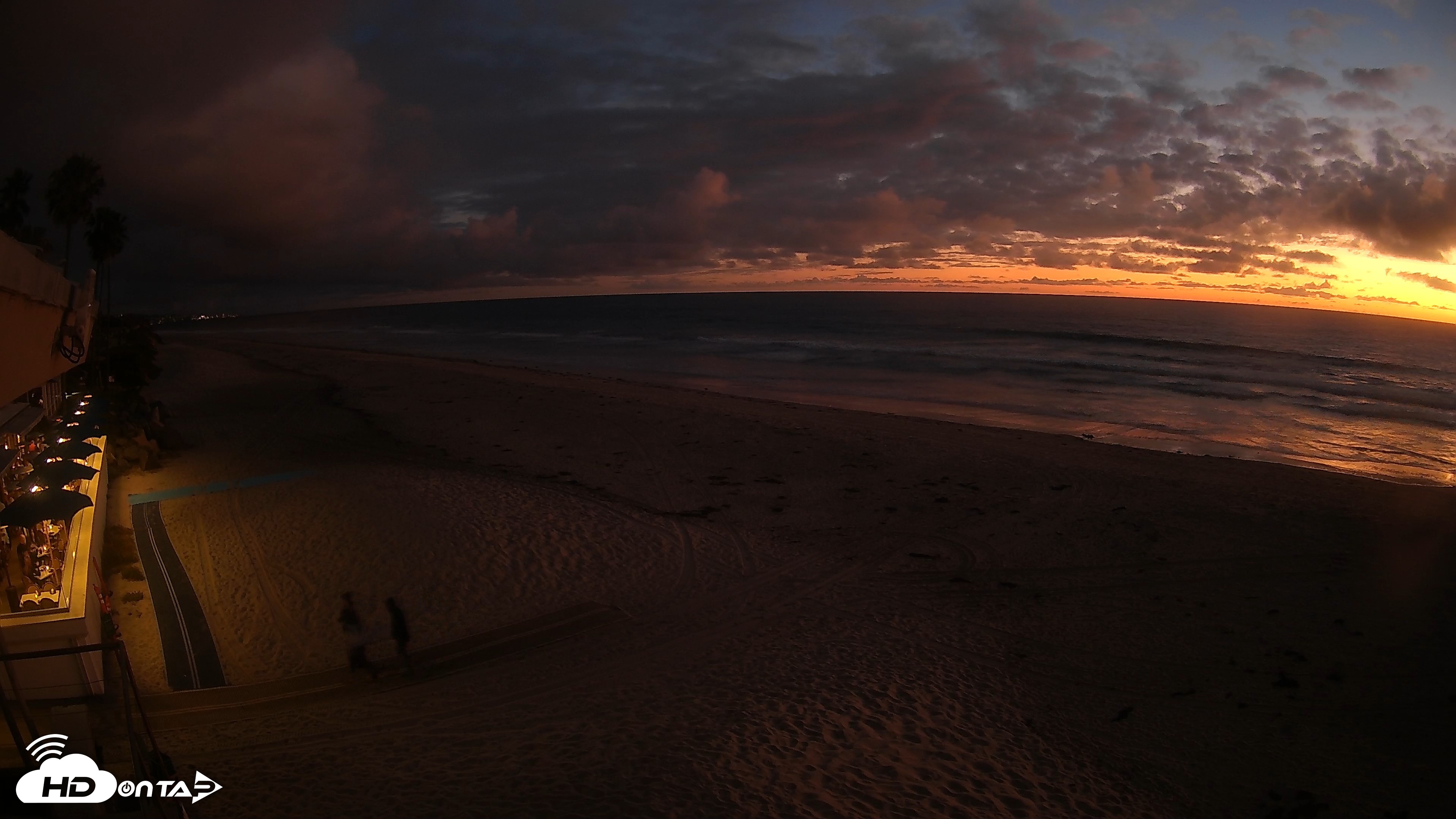 Snapshot of 17th St. Del Mar Beach - 4K SW Live Webcam taken Apr 21, 2026, 7:52pm PDT