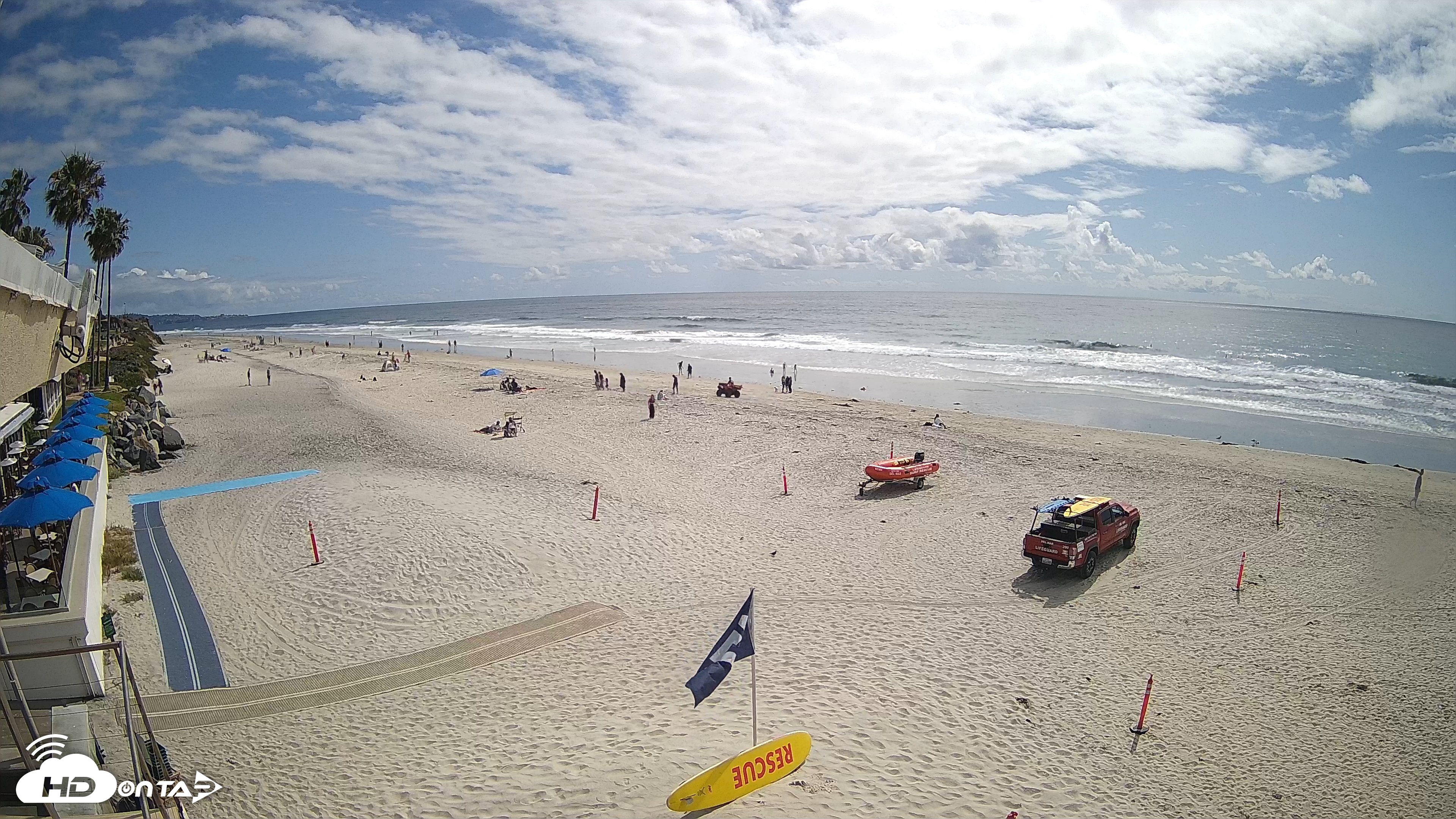 Snapshot of 17th St. Del Mar Beach - 4K SW Live Webcam taken Apr 26, 2026, 3:33pm PDT