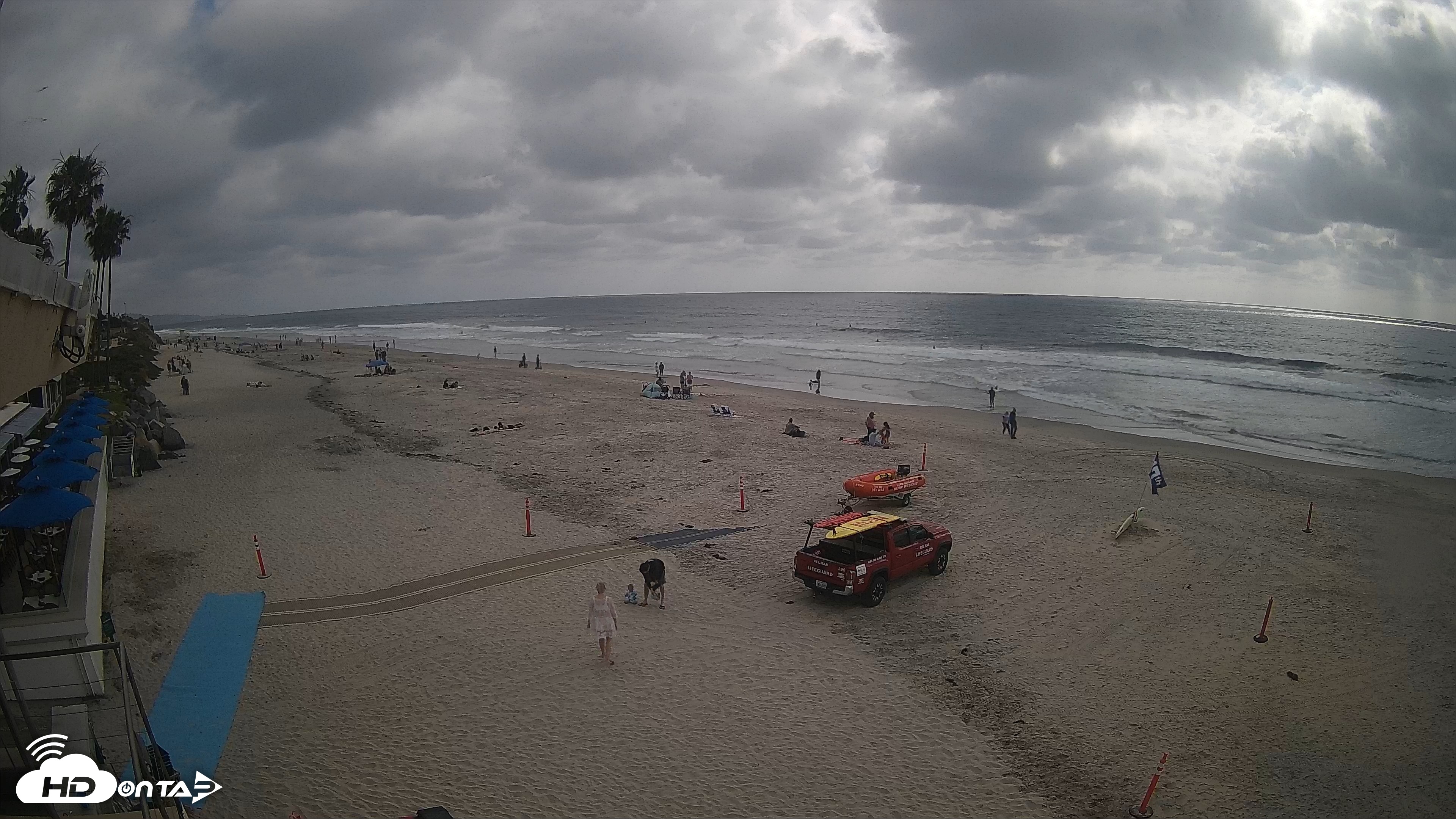 Snapshot of 17th St. Del Mar Beach - 4K SW Live Webcam taken May 16, 2026, 4:27pm PDT