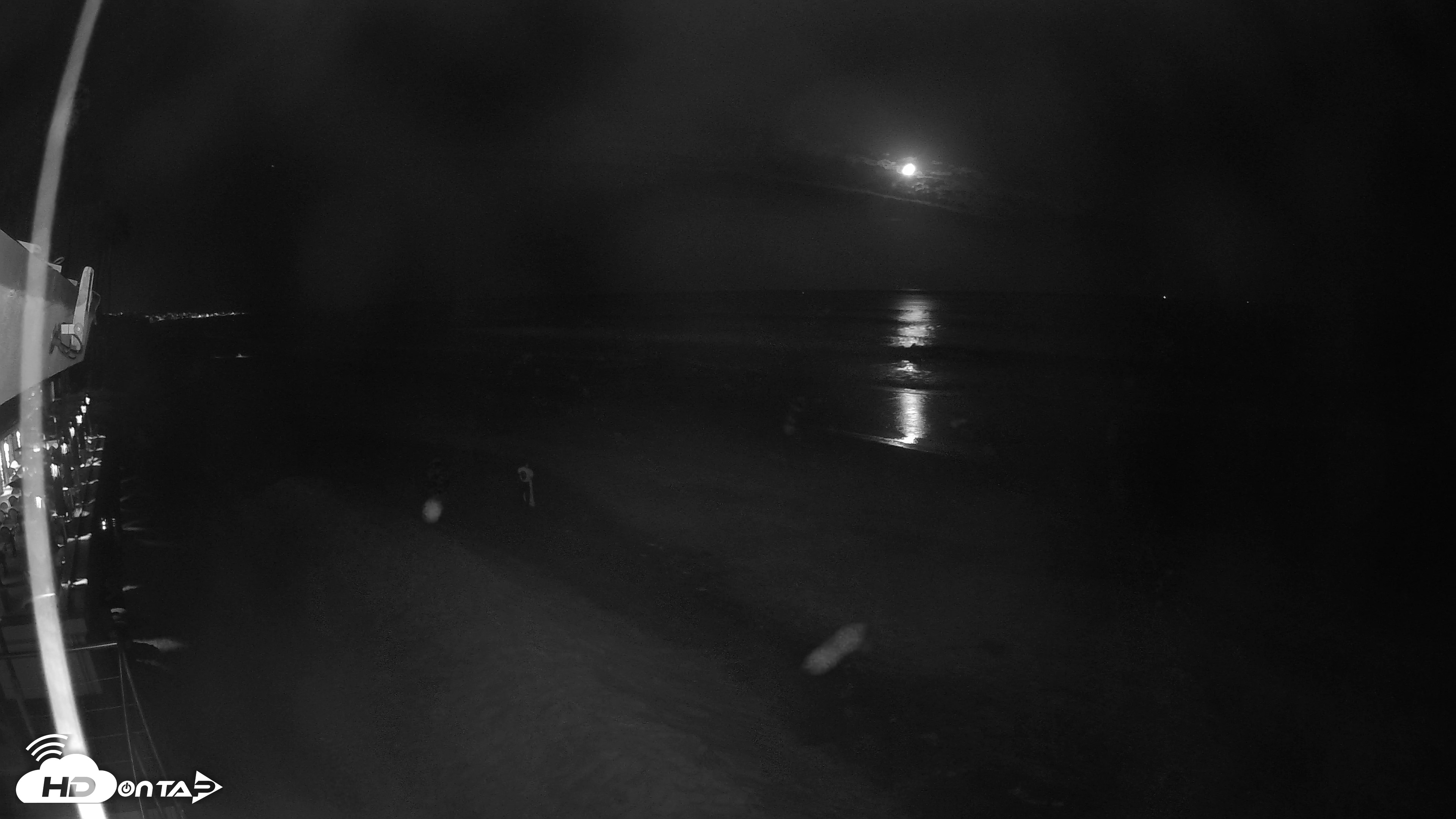 Snapshot of 17th St. Del Mar Beach - 4K SW Live Webcam taken Oct 17, 2026, 10:28pm PDT