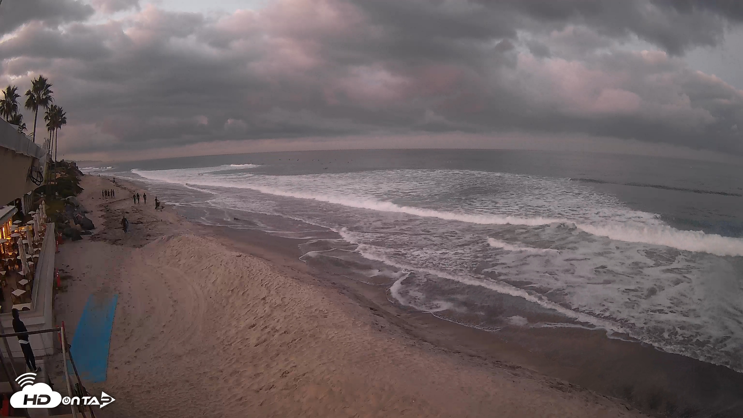 Snapshot of 17th St. Del Mar Beach - 4K SW Live Webcam taken Dec 3, 2025, 6:19am PST