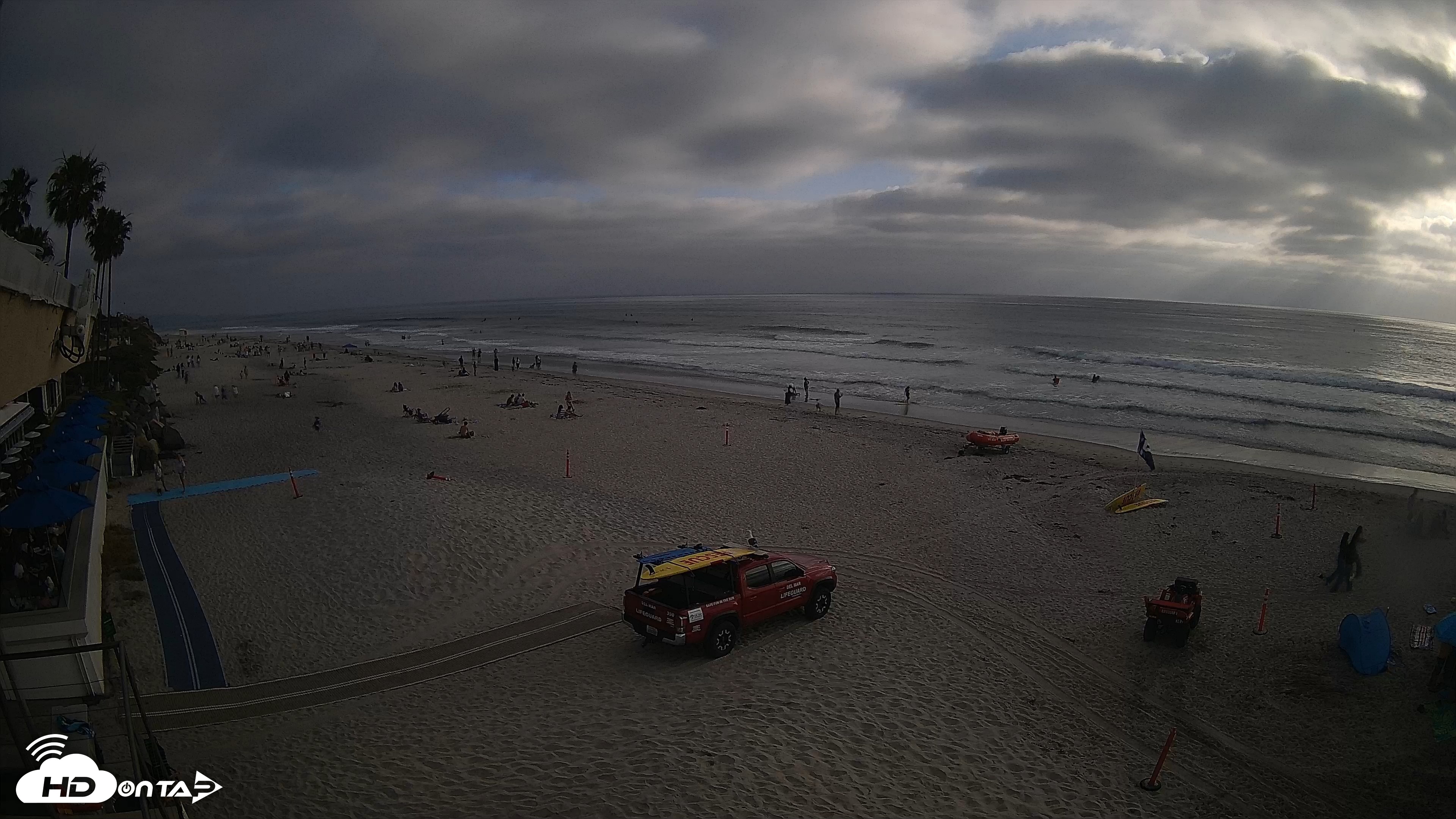 Snapshot of 17th St. Del Mar Beach - 4K SW Live Webcam taken May 9, 2026, 6:16pm PDT