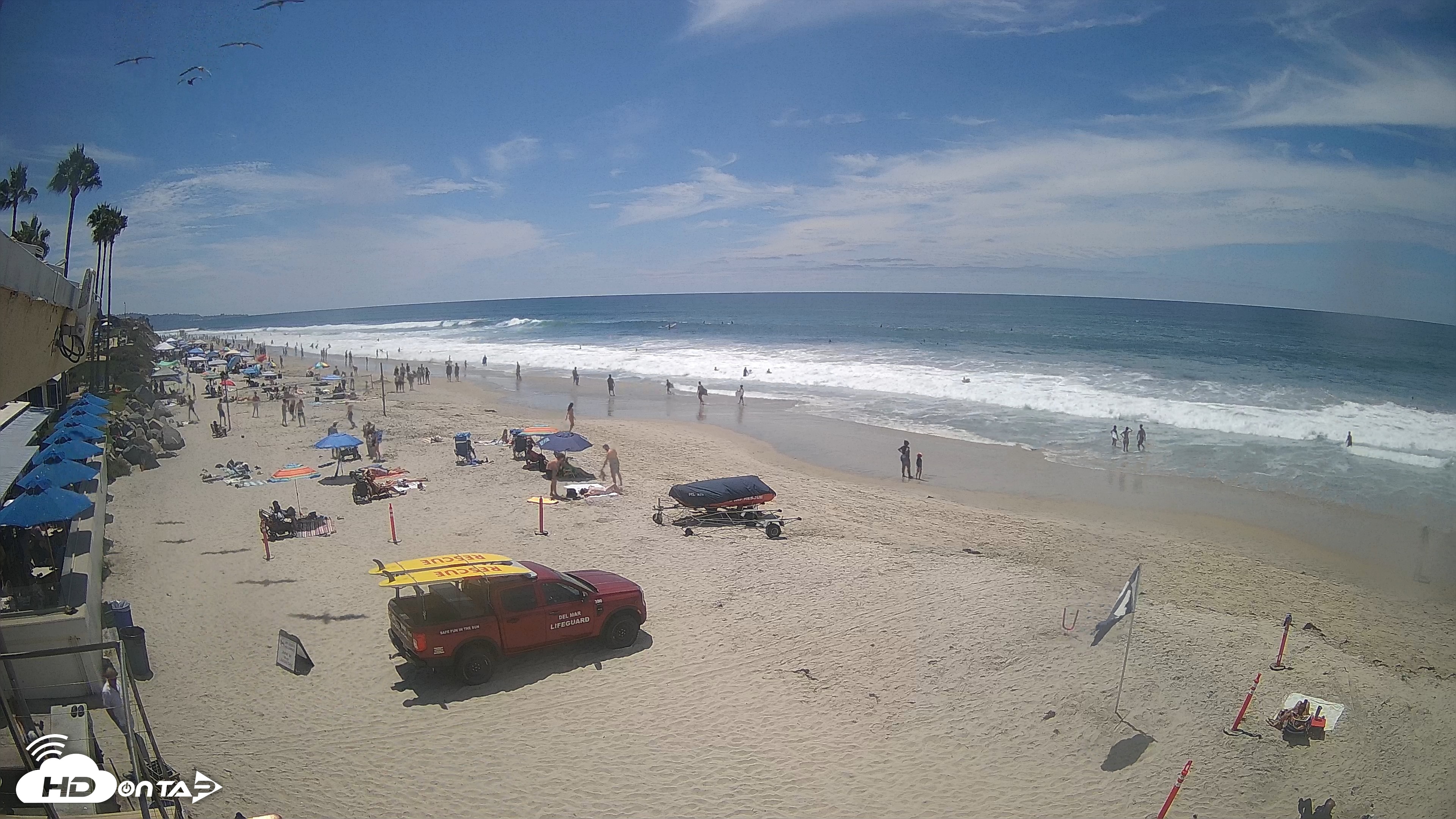 Snapshot of 17th St. Del Mar Beach - 4K SW Live Webcam taken Aug 15, 2026, 1:07pm PDT