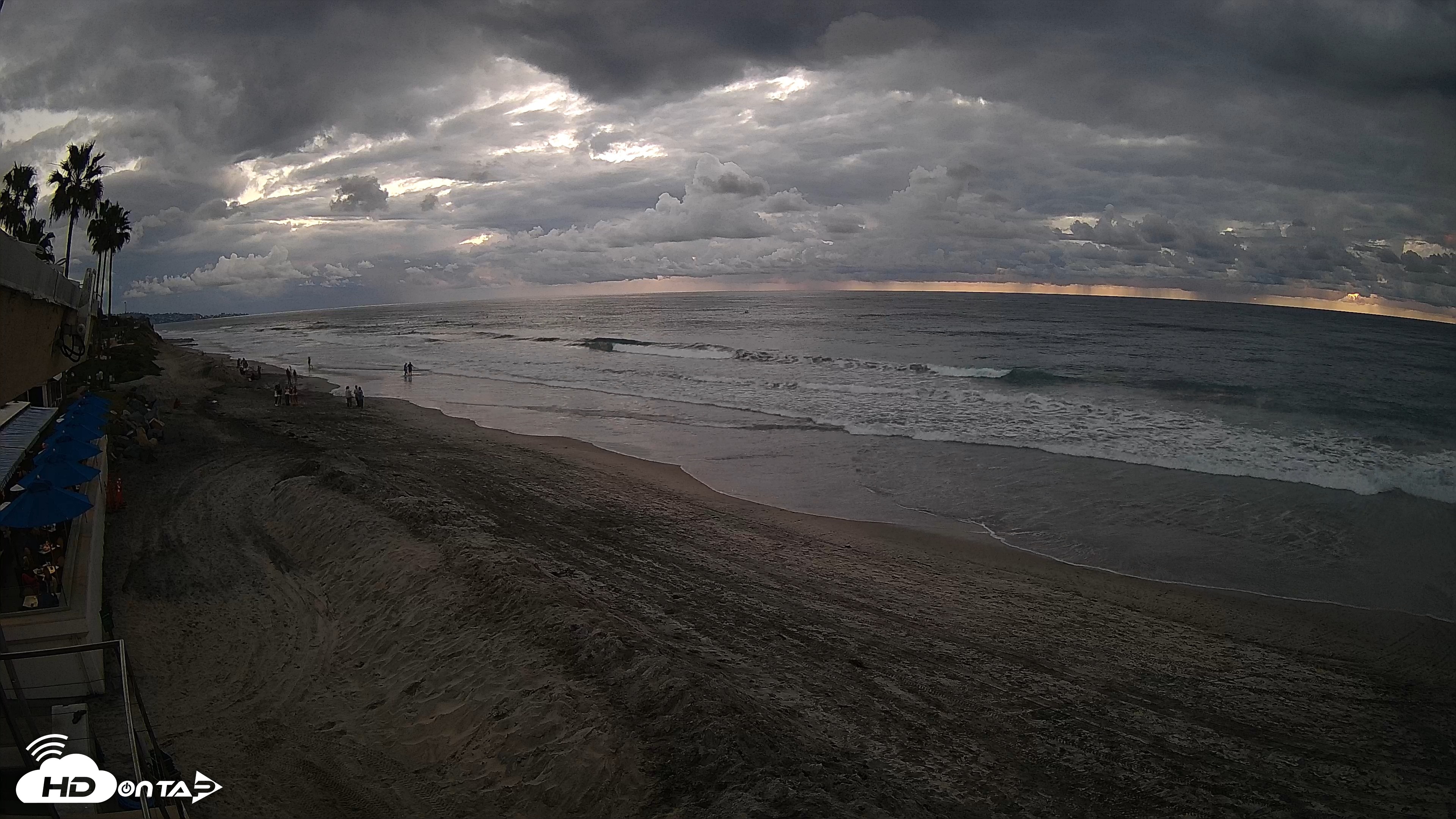 Snapshot of 17th St. Del Mar Beach - 4K SW Live Webcam taken Oct 23, 2026, 6:11pm PDT
