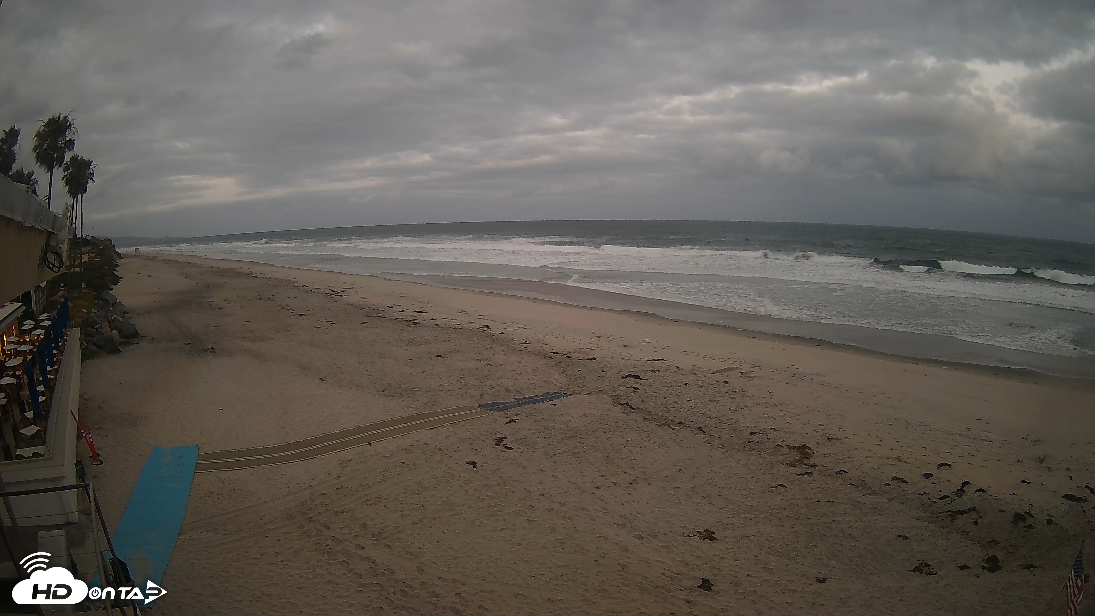 Snapshot of 17th St. Del Mar Beach - 4K SW Live Webcam taken May 27, 2026, 5:35am PDT
