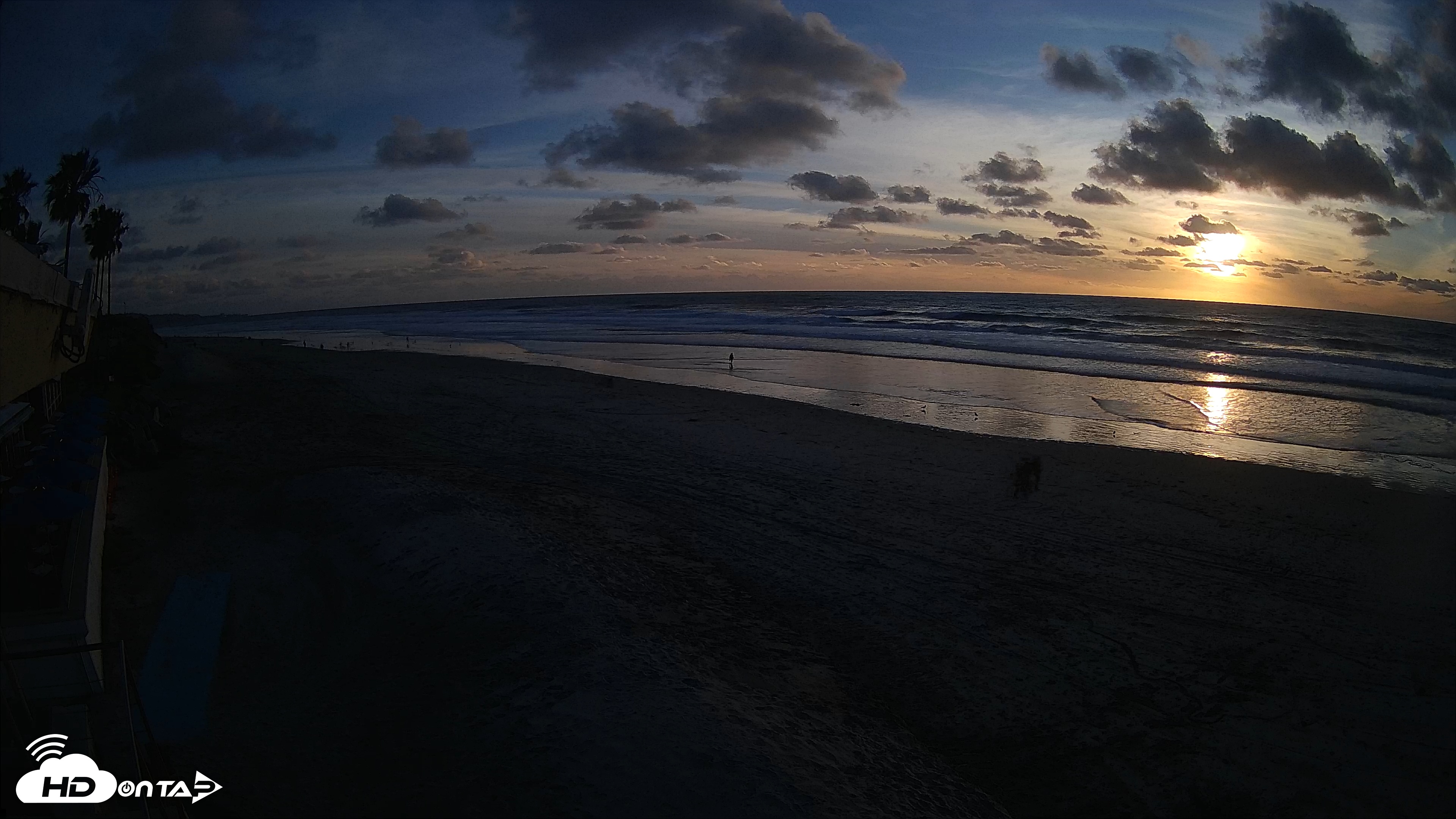 Snapshot of 17th St. Del Mar Beach - 4K SW Live Webcam taken Feb 18, 2026, 5:20pm PST
