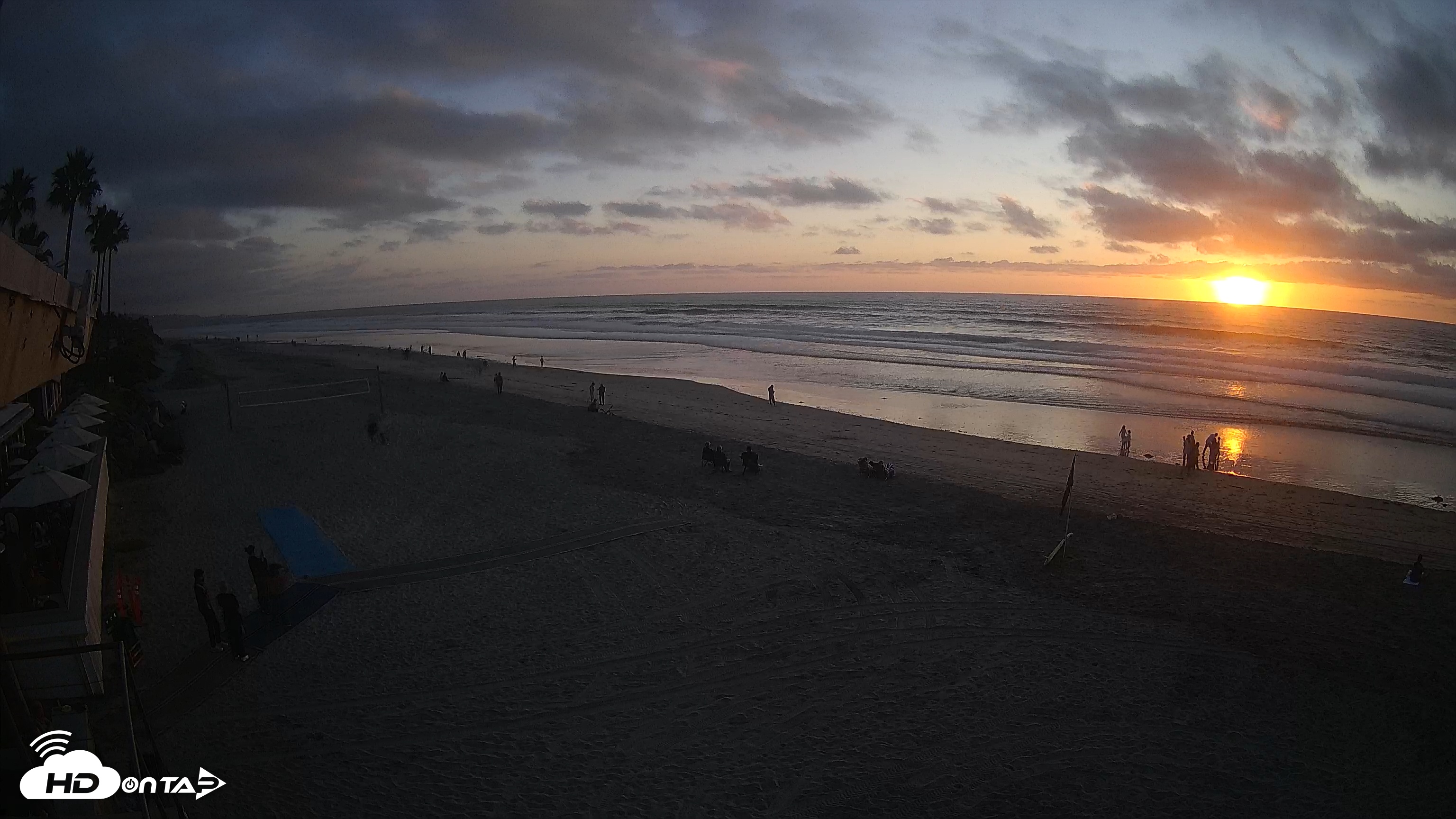 Snapshot of 17th St. Del Mar Beach - 4K SW Live Webcam taken Oct 22, 2025, 6:03pm PDT
