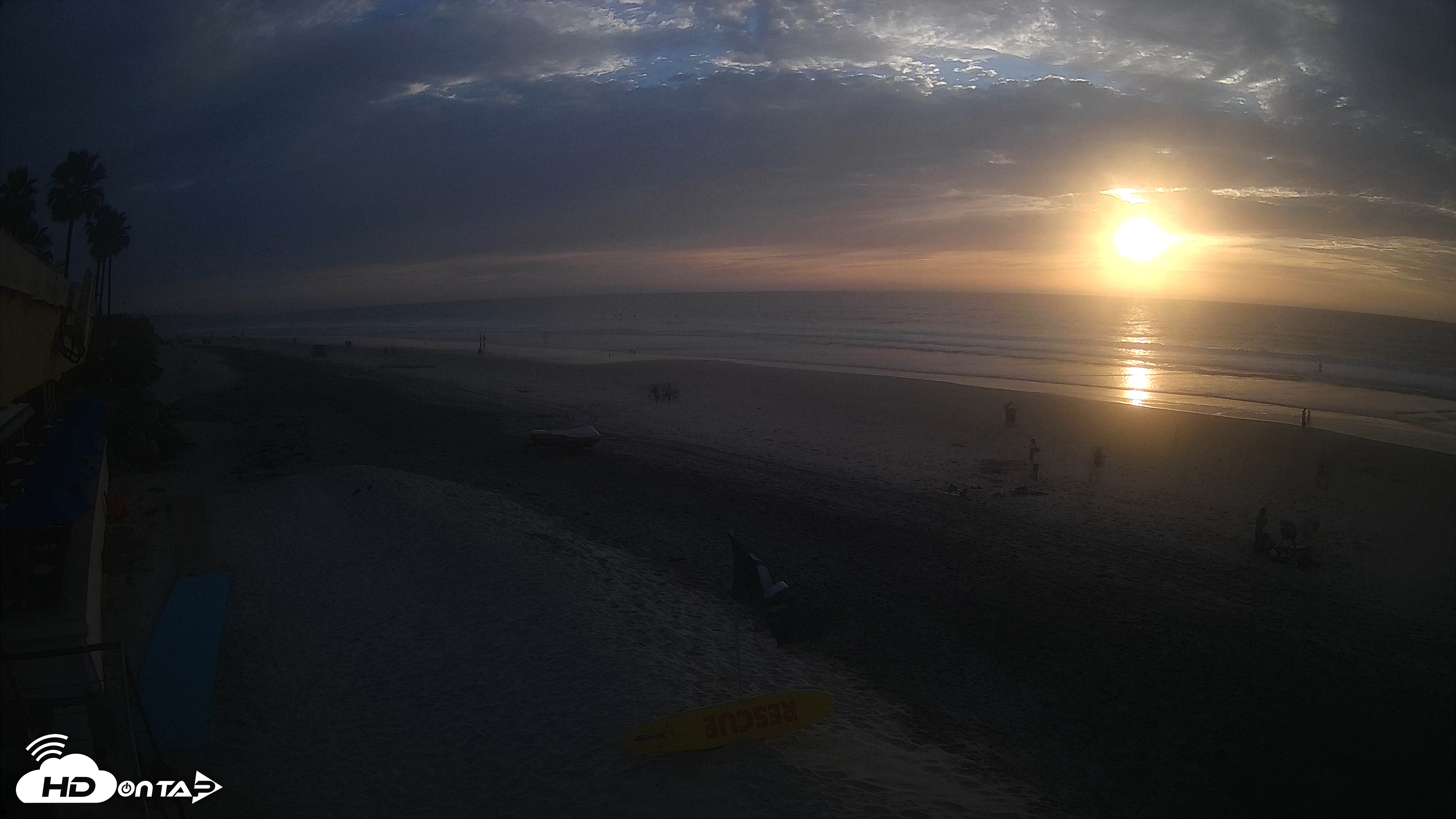 Snapshot of 17th St. Del Mar Beach - 4K SW Live Webcam taken Feb 5, 2026, 5:01pm PST