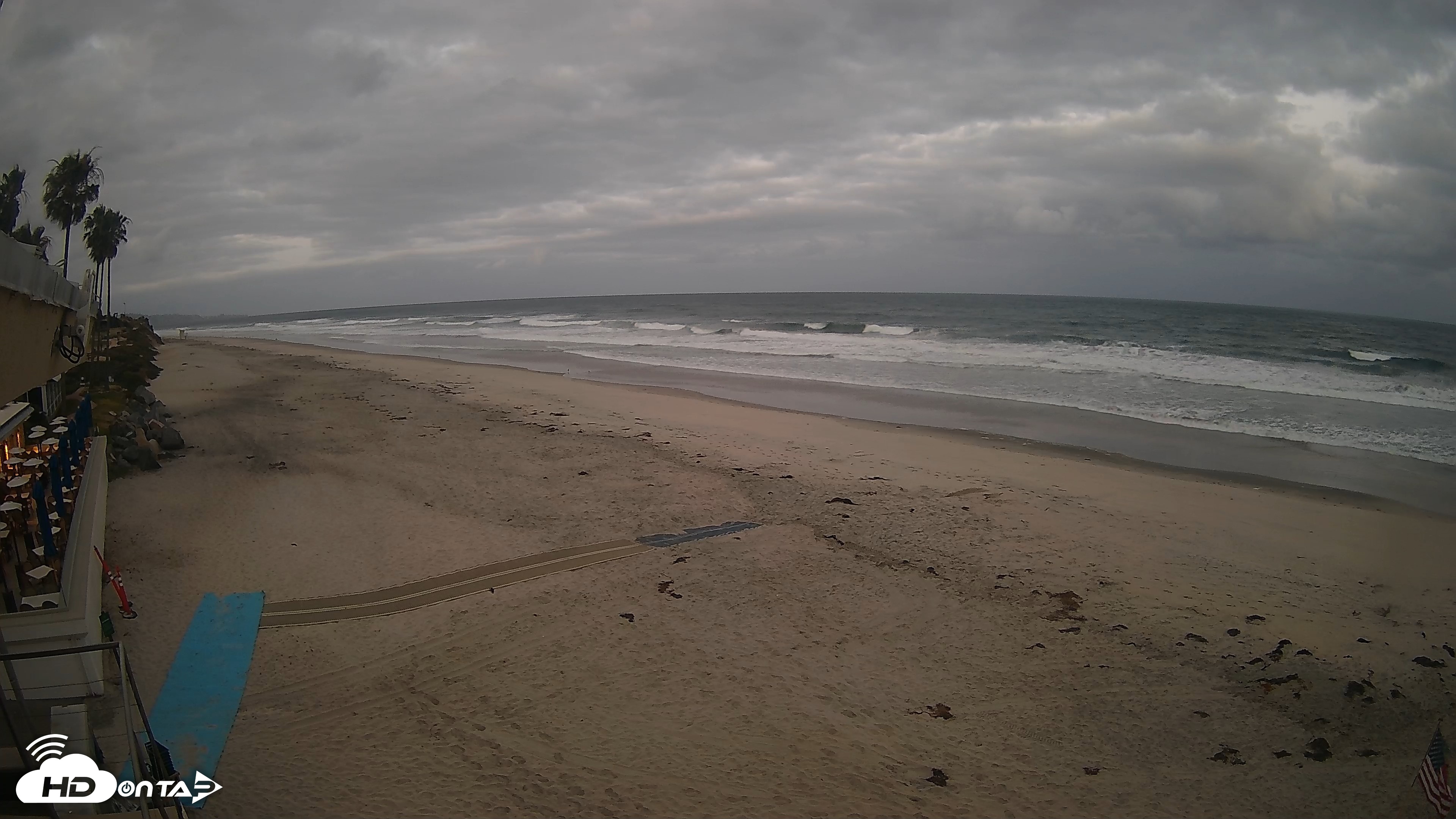 Snapshot of 17th St. Del Mar Beach - 4K SW Live Webcam taken May 27, 2026, 5:34am PDT