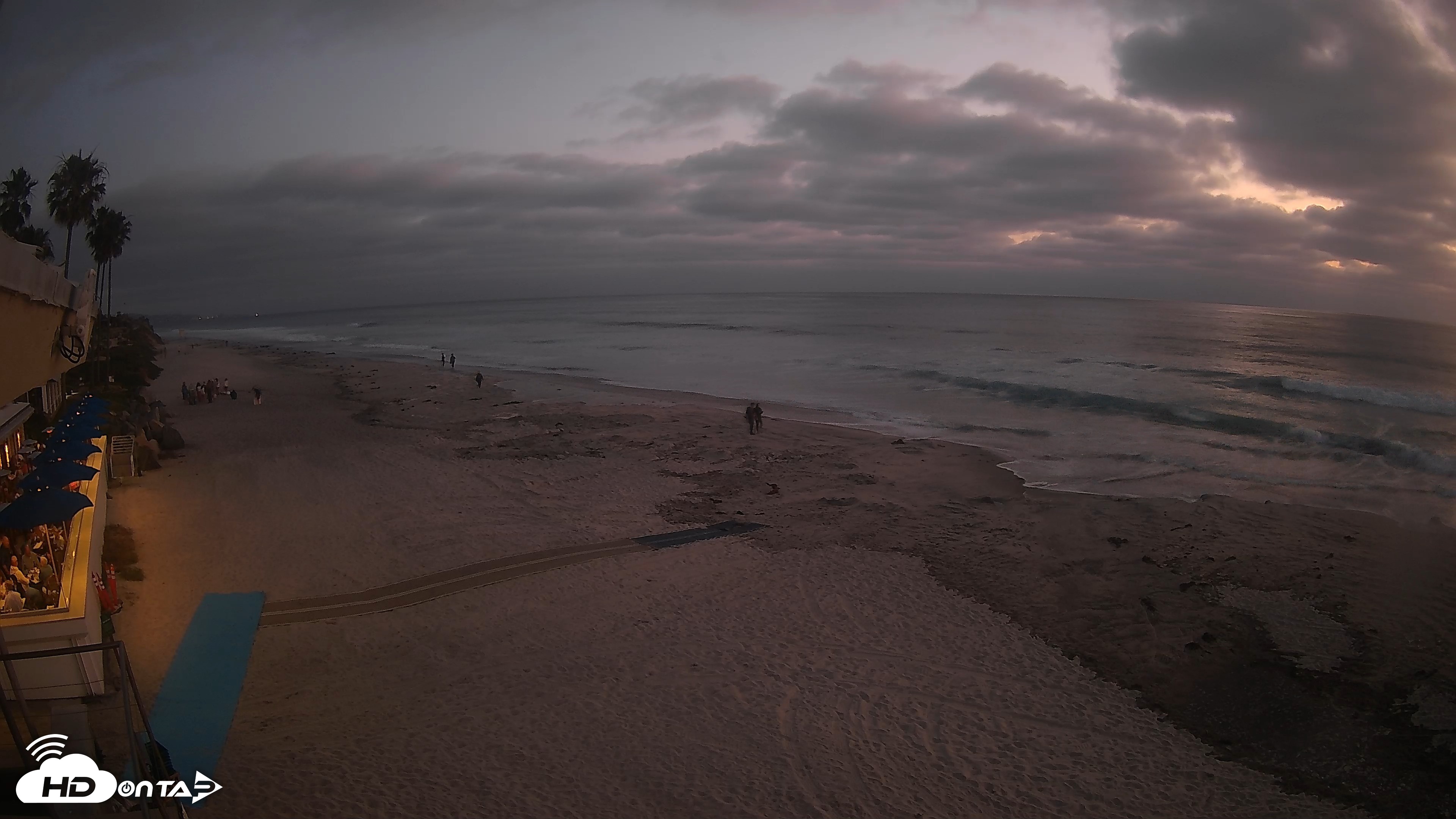 Snapshot of 17th St. Del Mar Beach - 4K SW Live Webcam taken May 14, 2026, 8:01pm PDT