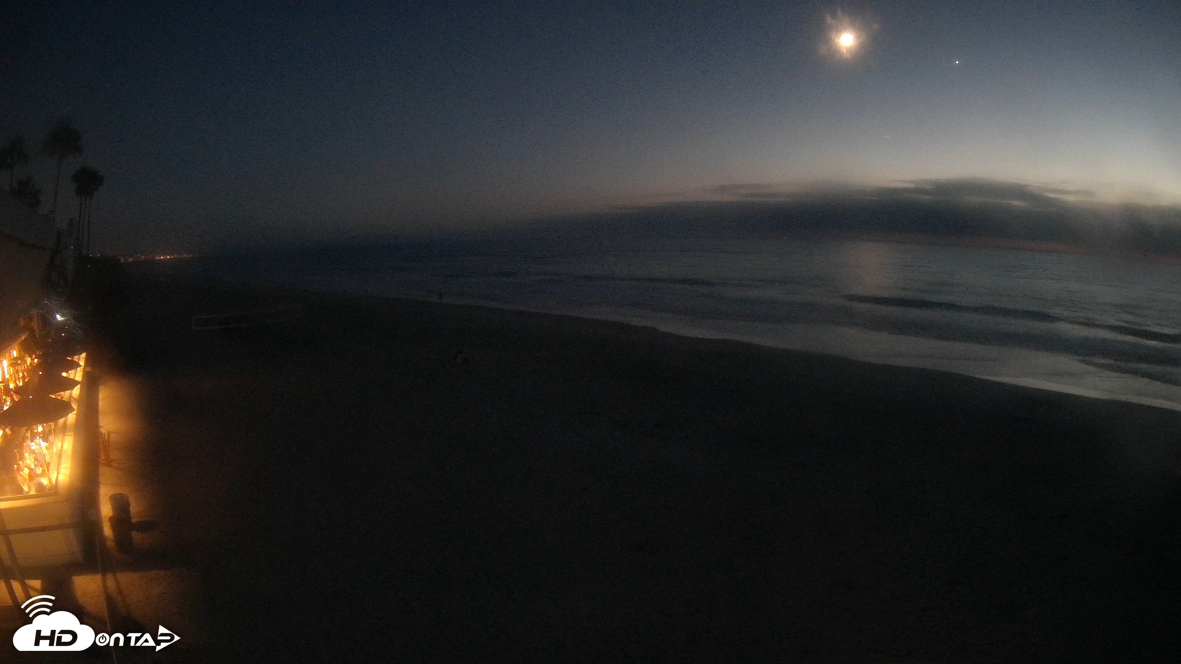 Snapshot of 17th St. Del Mar Beach - 4K SW Live Webcam taken Aug 16, 2026, 8:13pm PDT