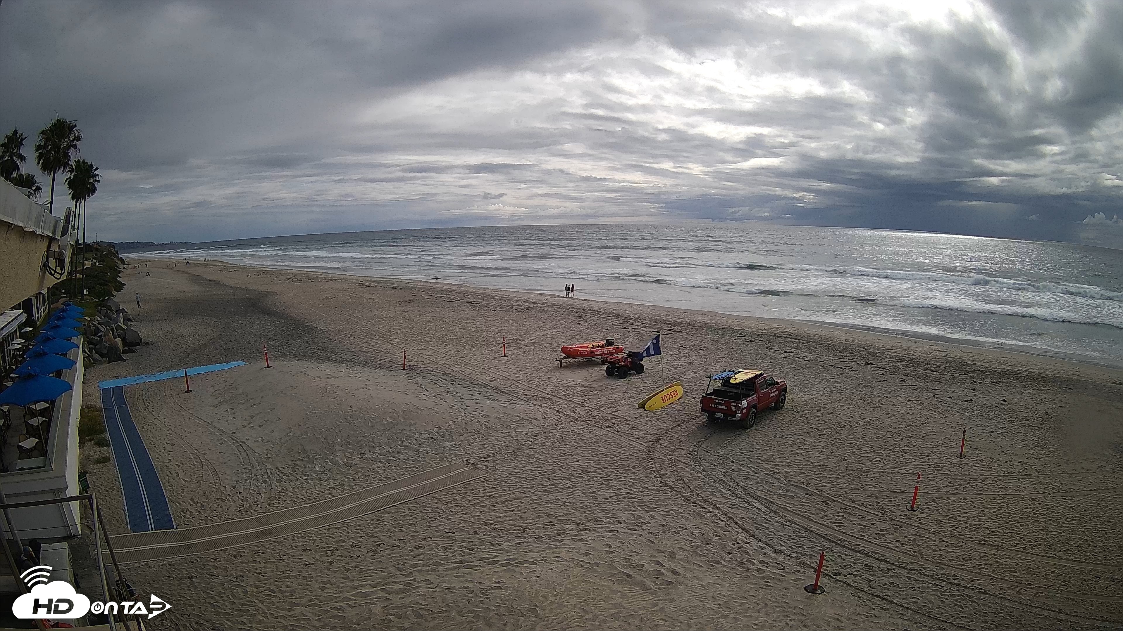 Snapshot of 17th St. Del Mar Beach - 4K SW Live Webcam taken Apr 12, 2026, 4:18pm PDT