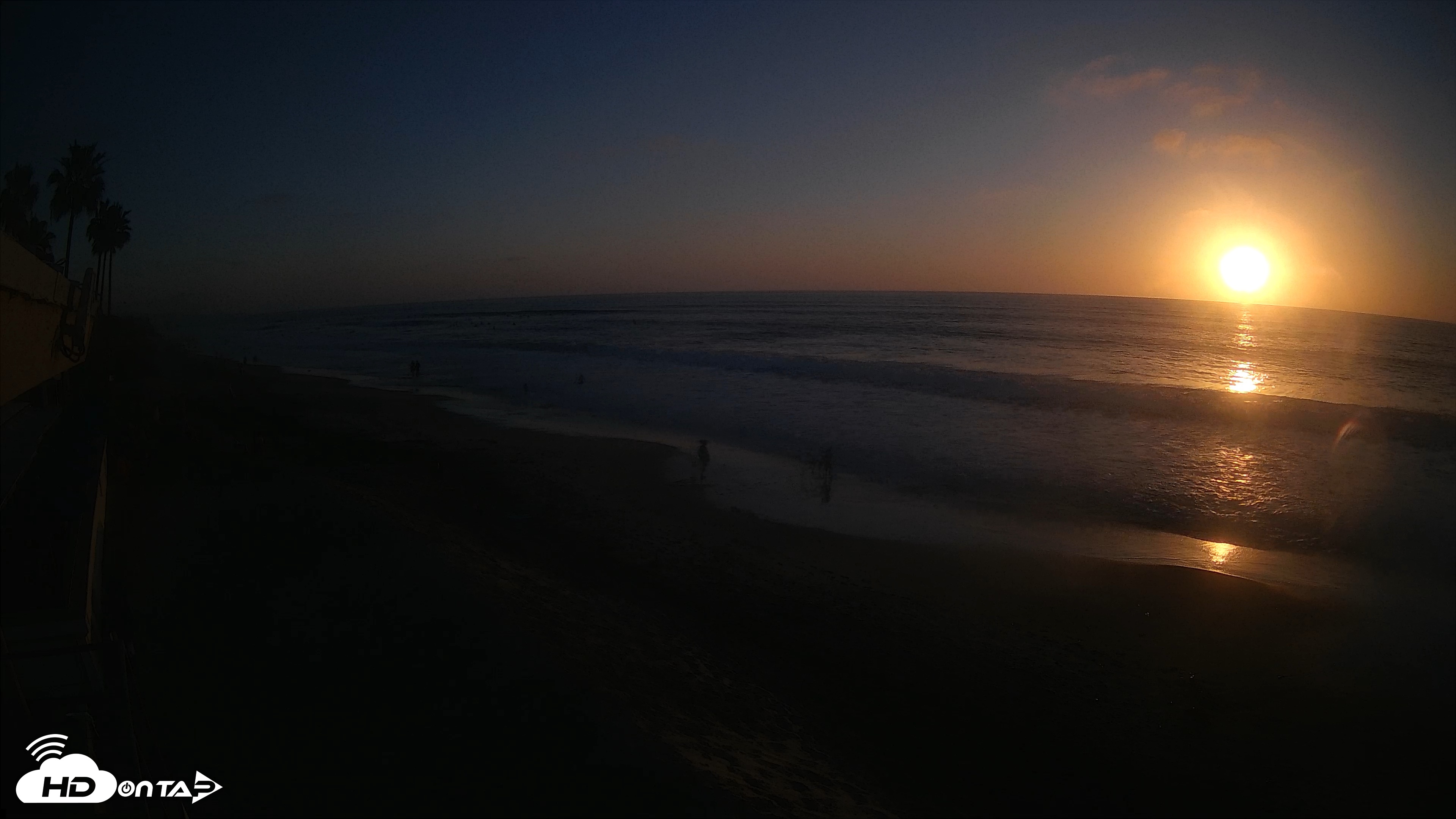 Snapshot of 17th St. Del Mar Beach - 4K SW Live Webcam taken Oct 19, 2026, 5:59pm PDT