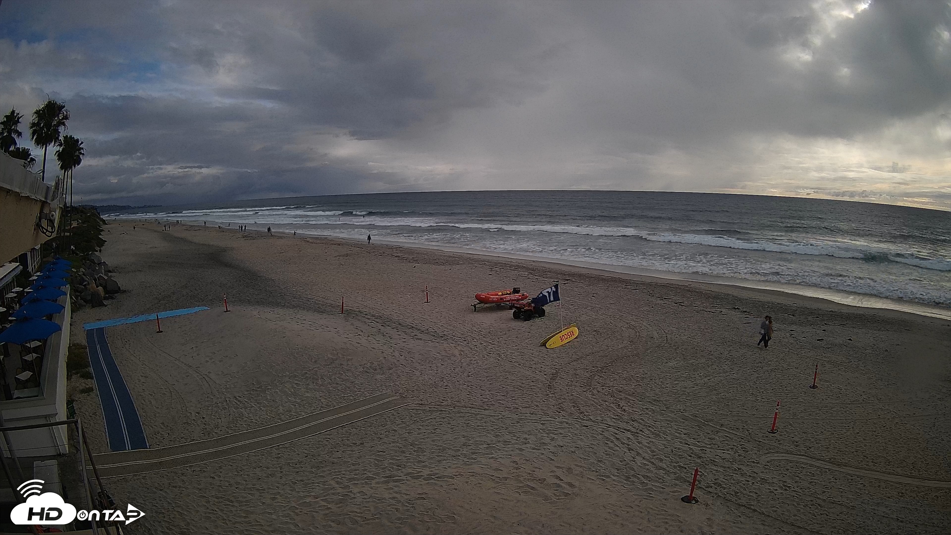 Snapshot of 17th St. Del Mar Beach - 4K SW Live Webcam taken Apr 12, 2026, 5:35pm PDT