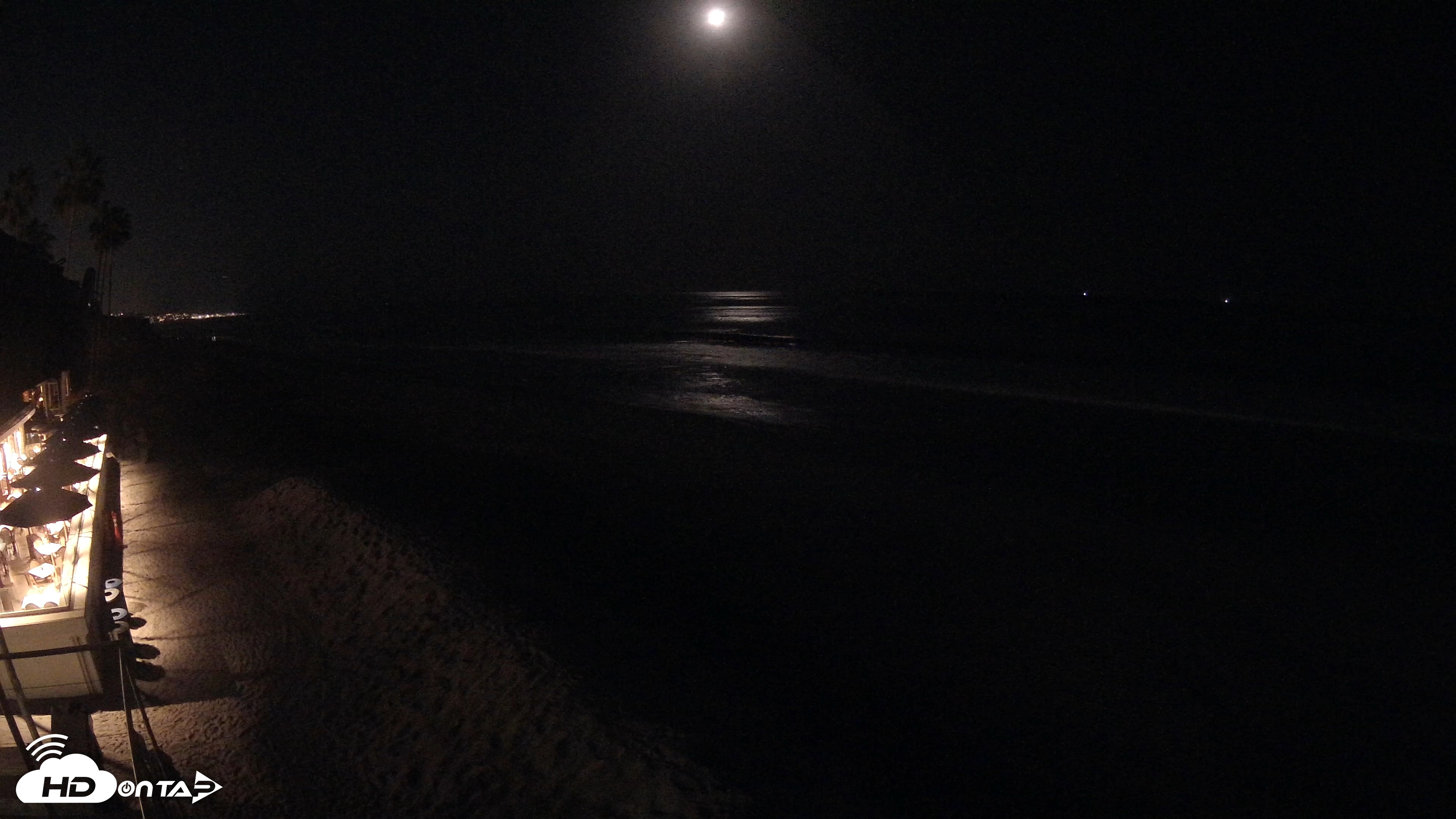 Snapshot of 17th St. Del Mar Beach - 4K SW Live Webcam taken Oct 17, 2026, 9:11pm PDT