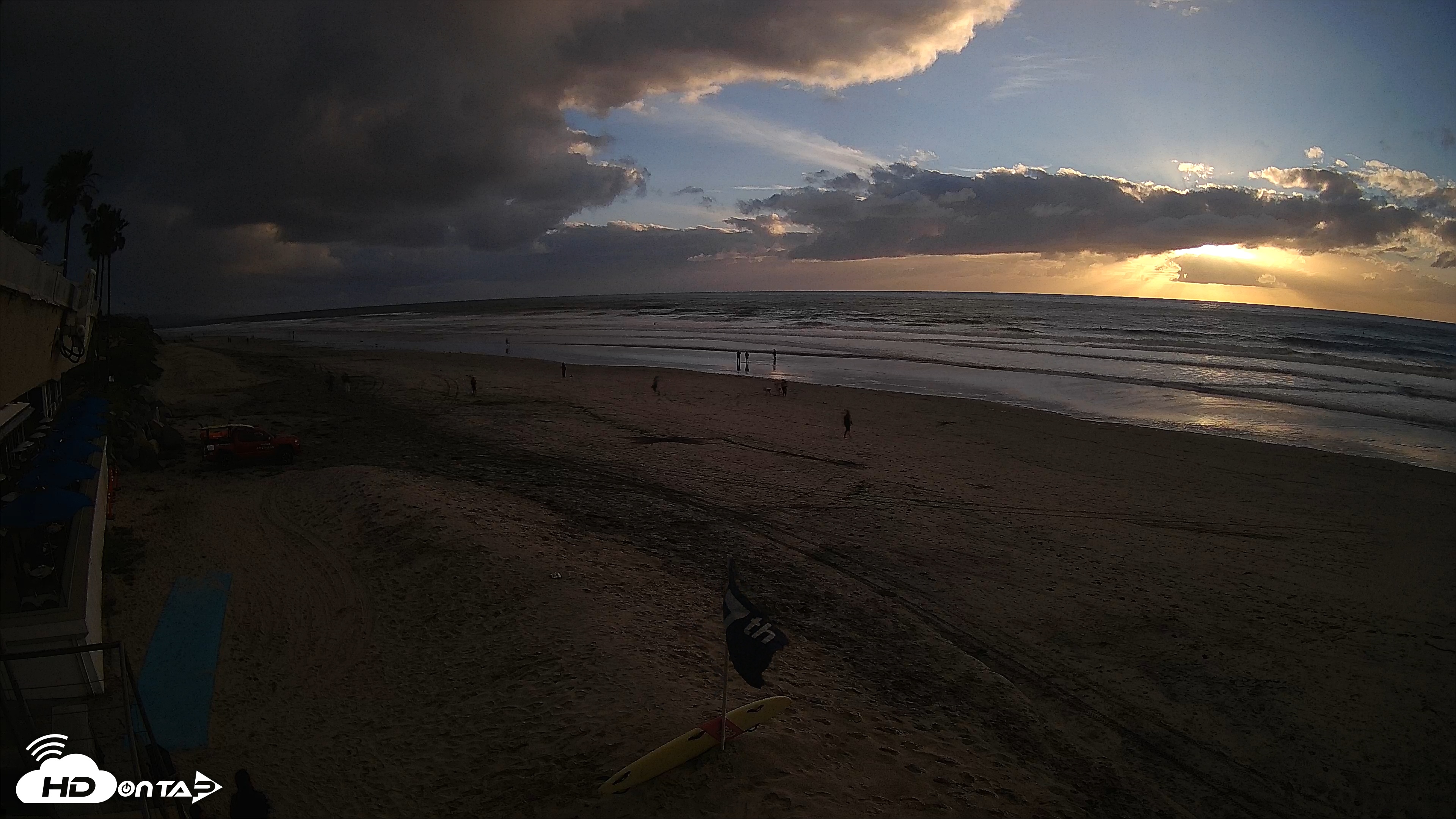 Snapshot of 17th St. Del Mar Beach - 4K SW Live Webcam taken Feb 17, 2026, 5:15pm PST