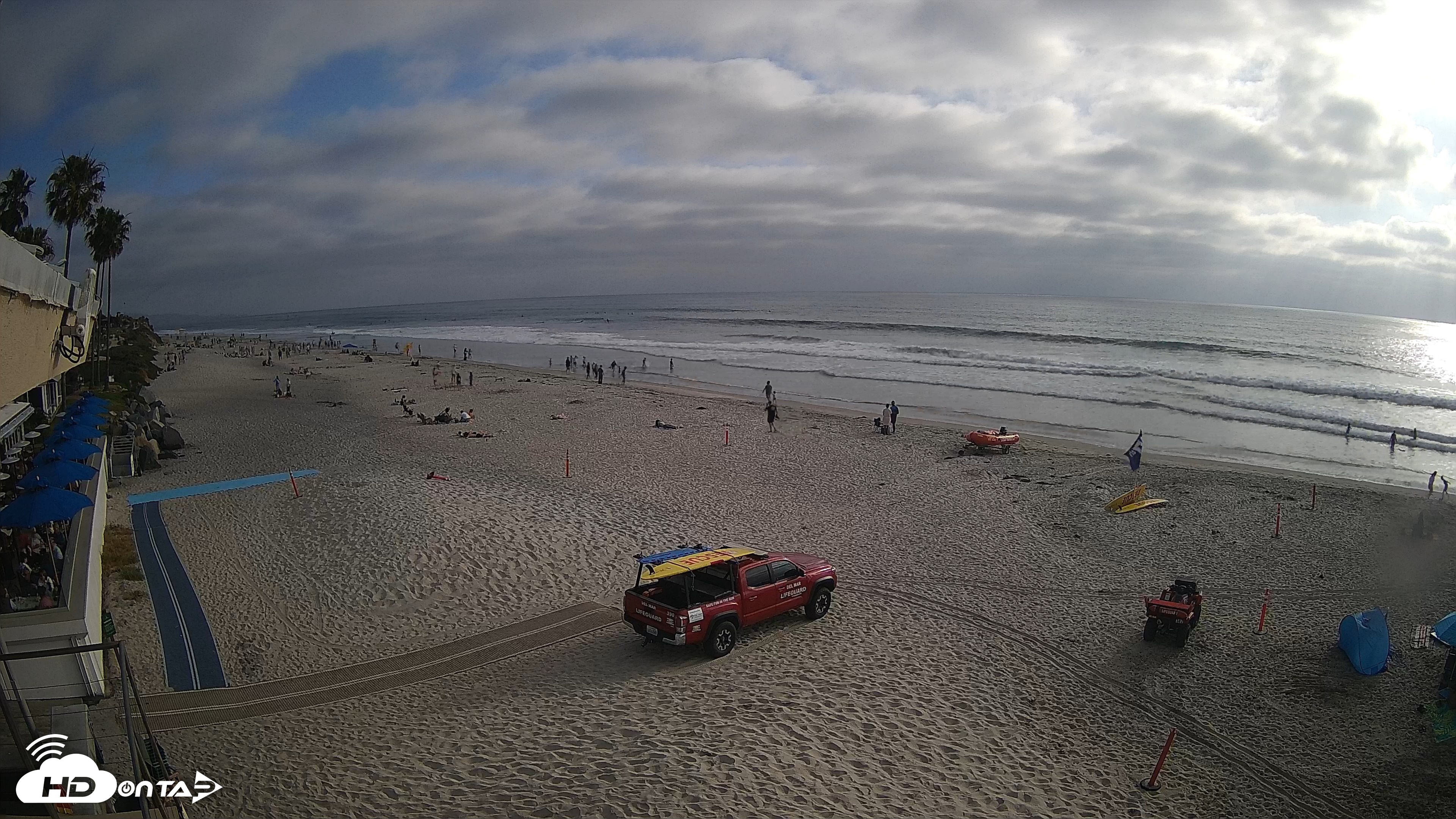 Snapshot of 17th St. Del Mar Beach - 4K SW Live Webcam taken May 9, 2026, 5:45pm PDT