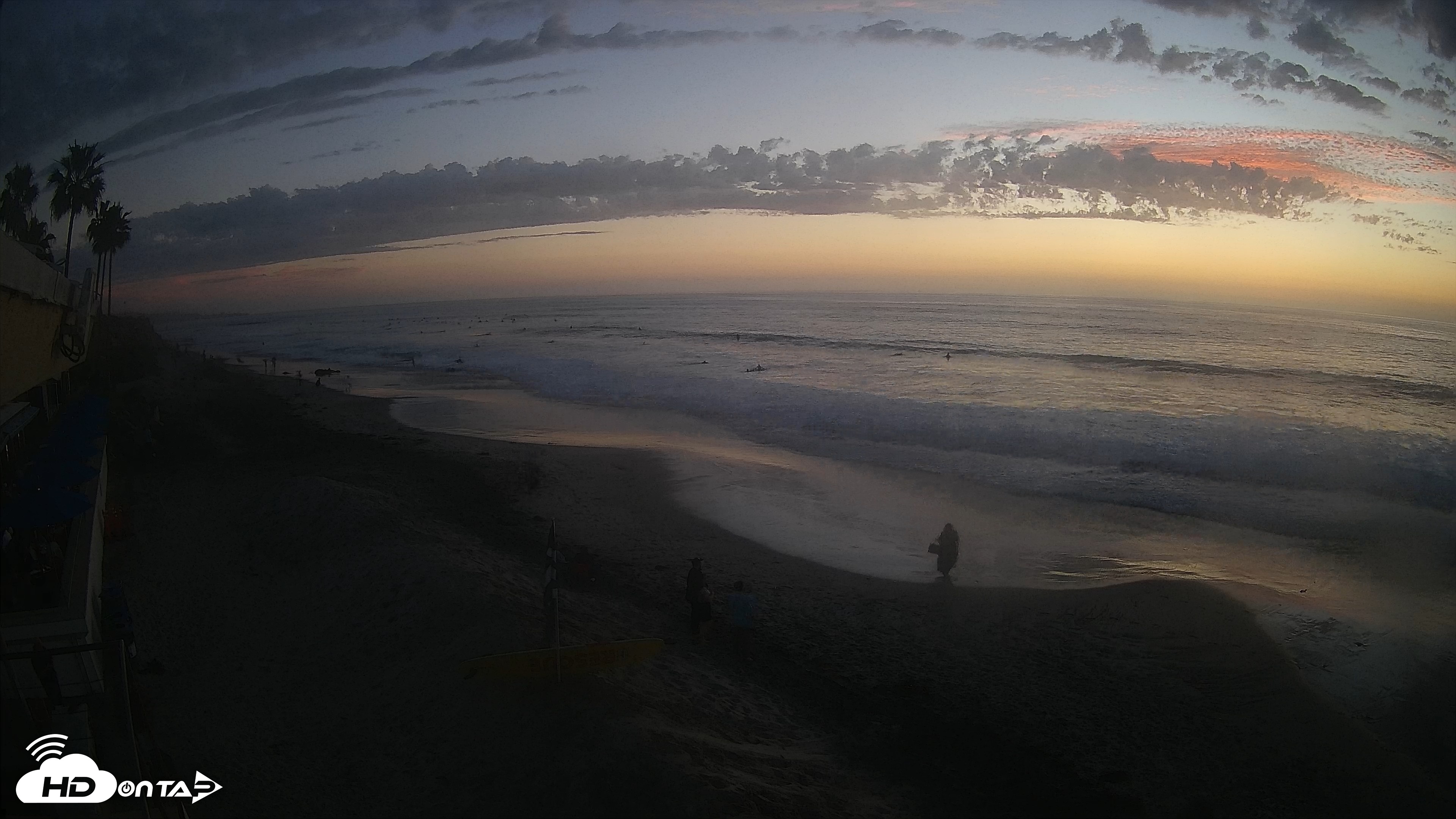 Snapshot of 17th St. Del Mar Beach - 4K SW Live Webcam taken Oct 20, 2026, 6:16pm PDT