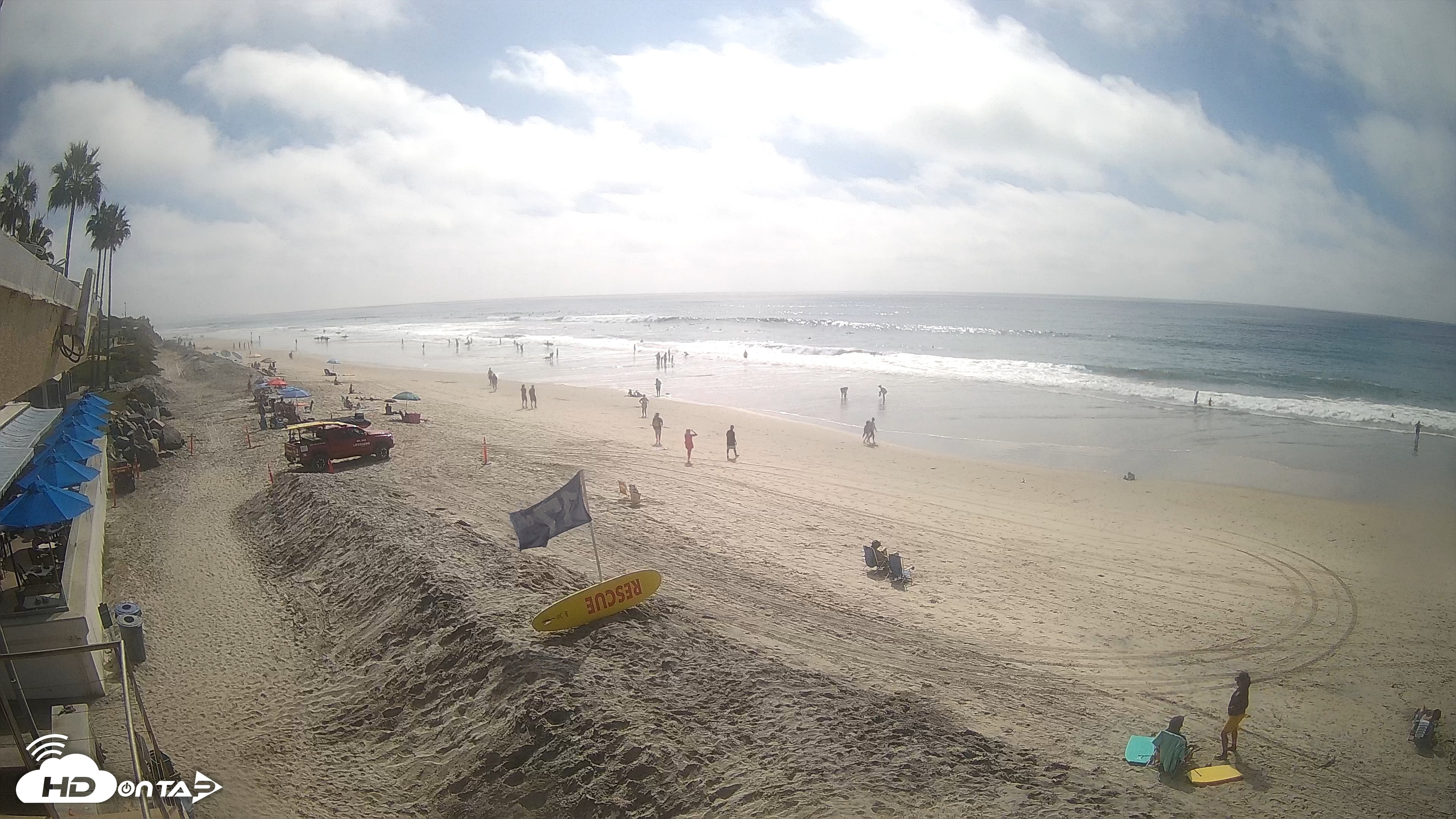 Snapshot of 17th St. Del Mar Beach - 4K SW Live Webcam taken Oct 8, 2026, 2:23pm PDT