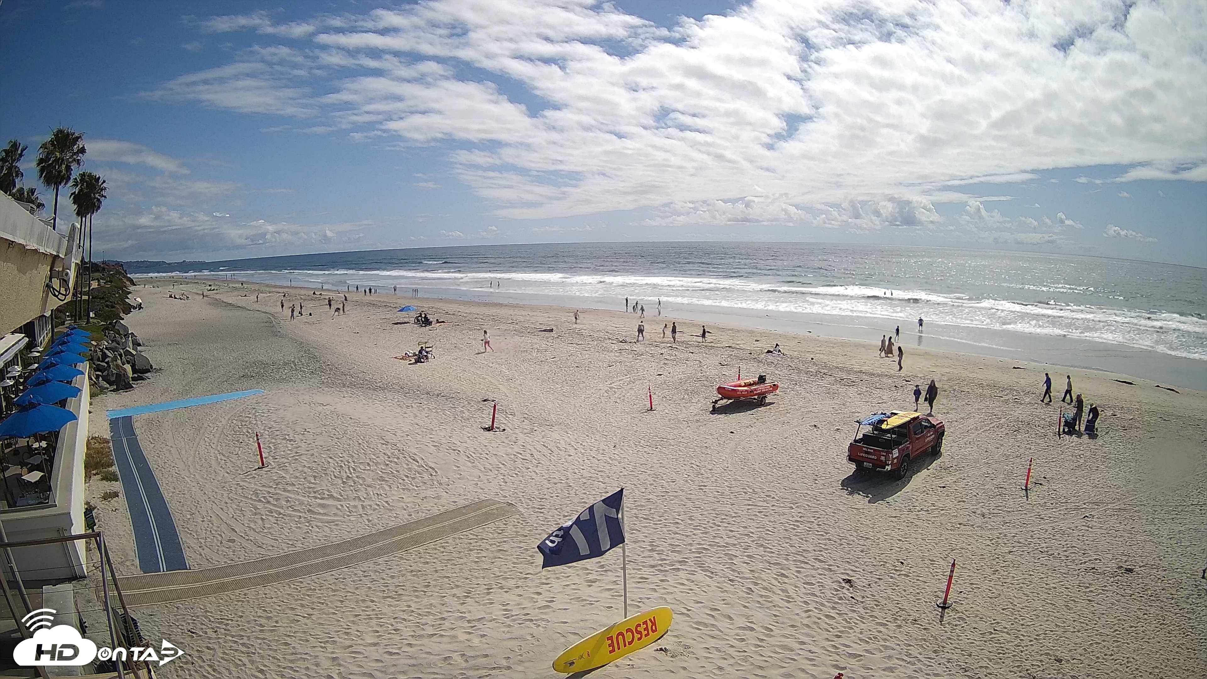 Snapshot of 17th St. Del Mar Beach - 4K SW Live Webcam taken Apr 26, 2026, 3:19pm PDT