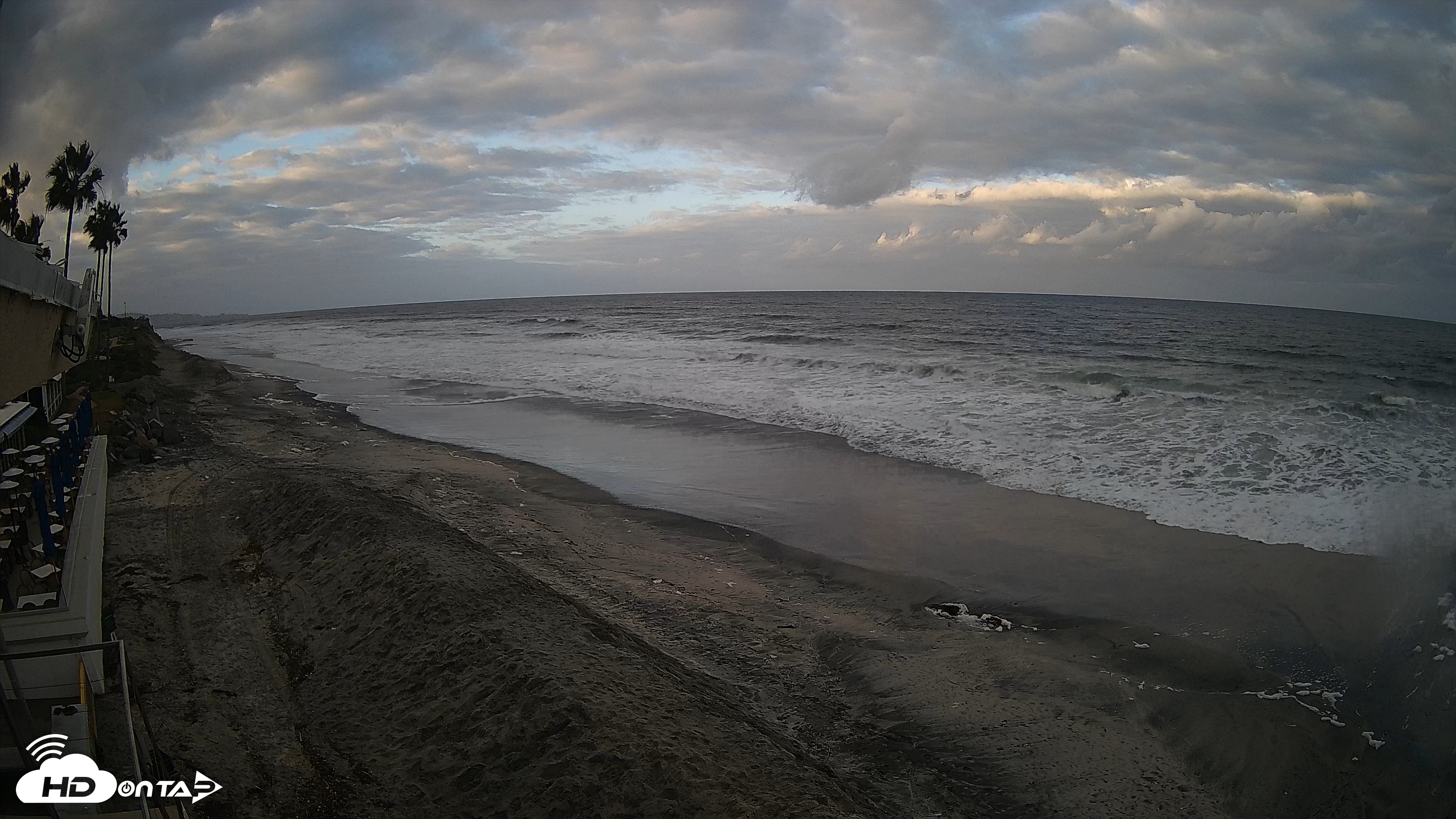 Snapshot of 17th St. Del Mar Beach - 4K SW Live Webcam taken Oct 12, 2026, 7:25am PDT