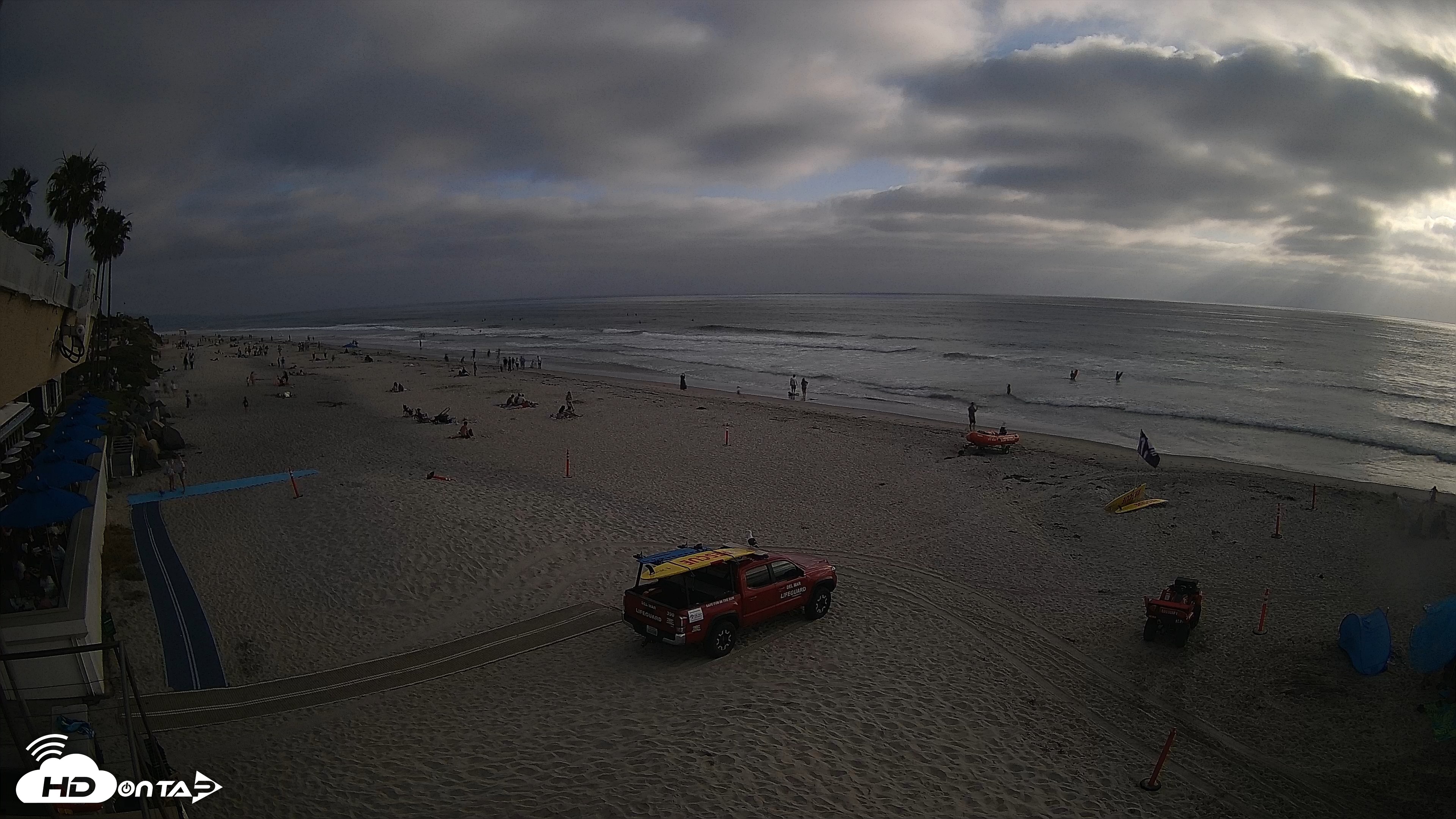 Snapshot of 17th St. Del Mar Beach - 4K SW Live Webcam taken May 9, 2026, 6:19pm PDT