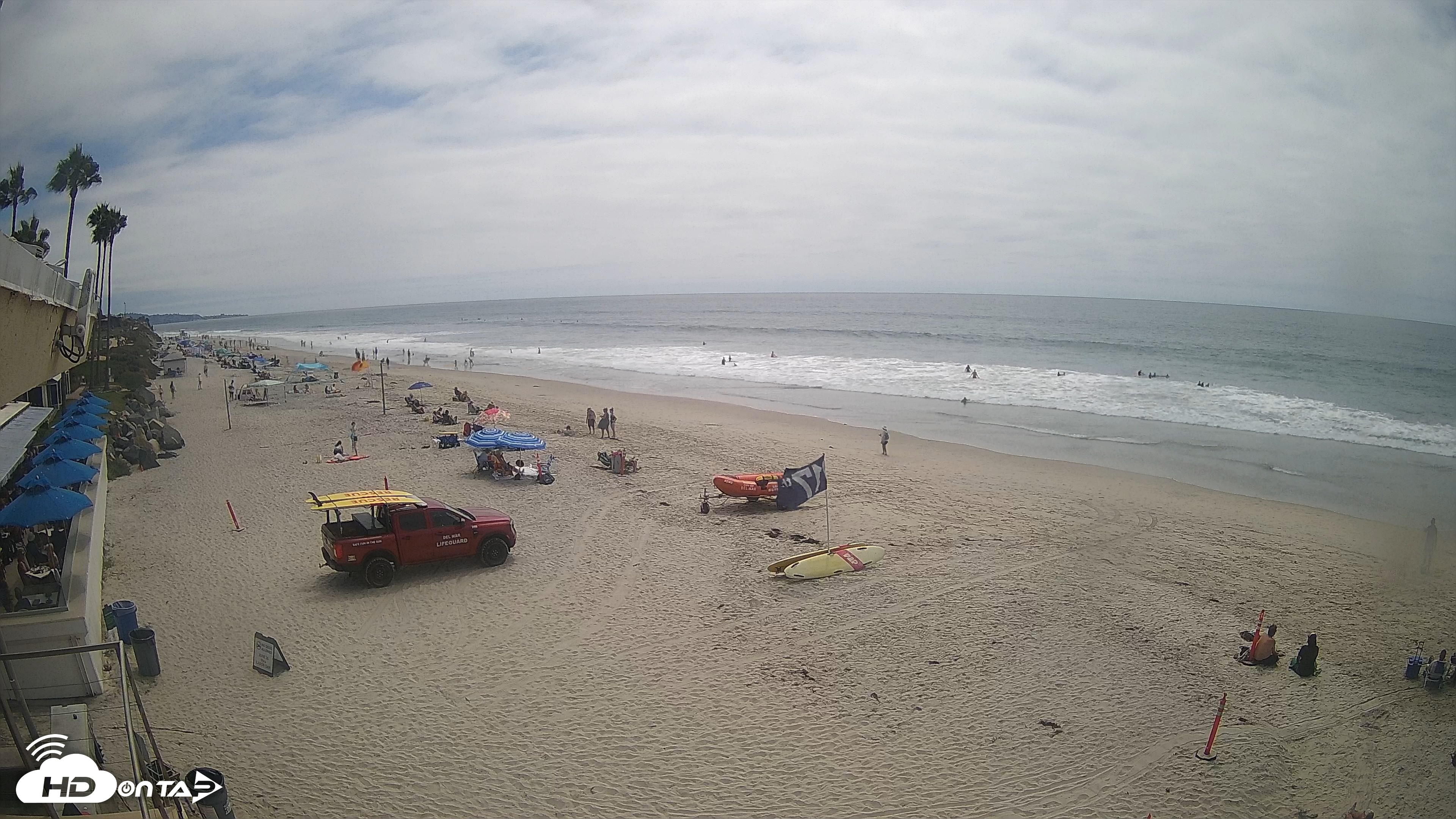 Snapshot of 17th St. Del Mar Beach - 4K SW Live Webcam taken Aug 14, 2026, 2:10pm PDT