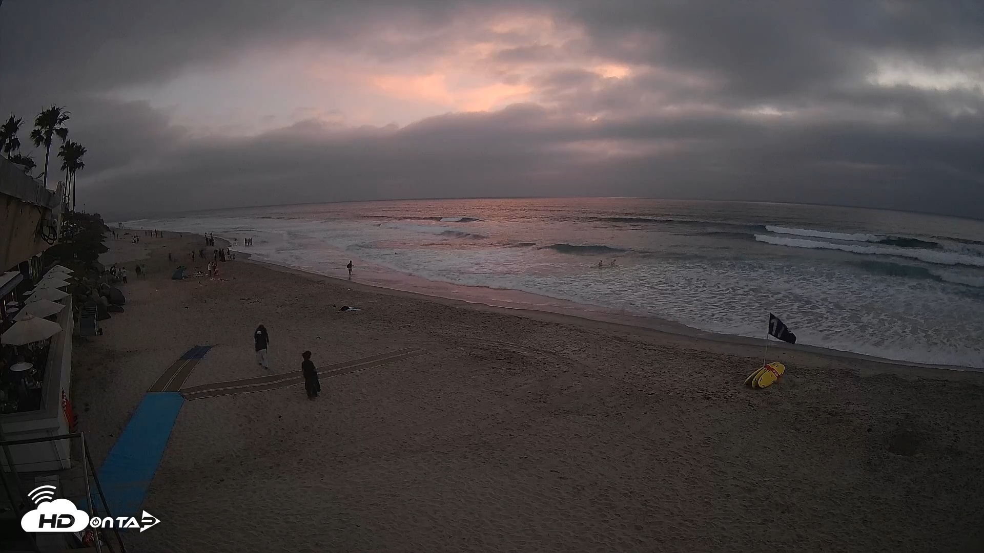Snapshot of 17th St. Del Mar Beach - 4K SW Live Webcam taken Jun 12, 2025, 8:02pm PDT