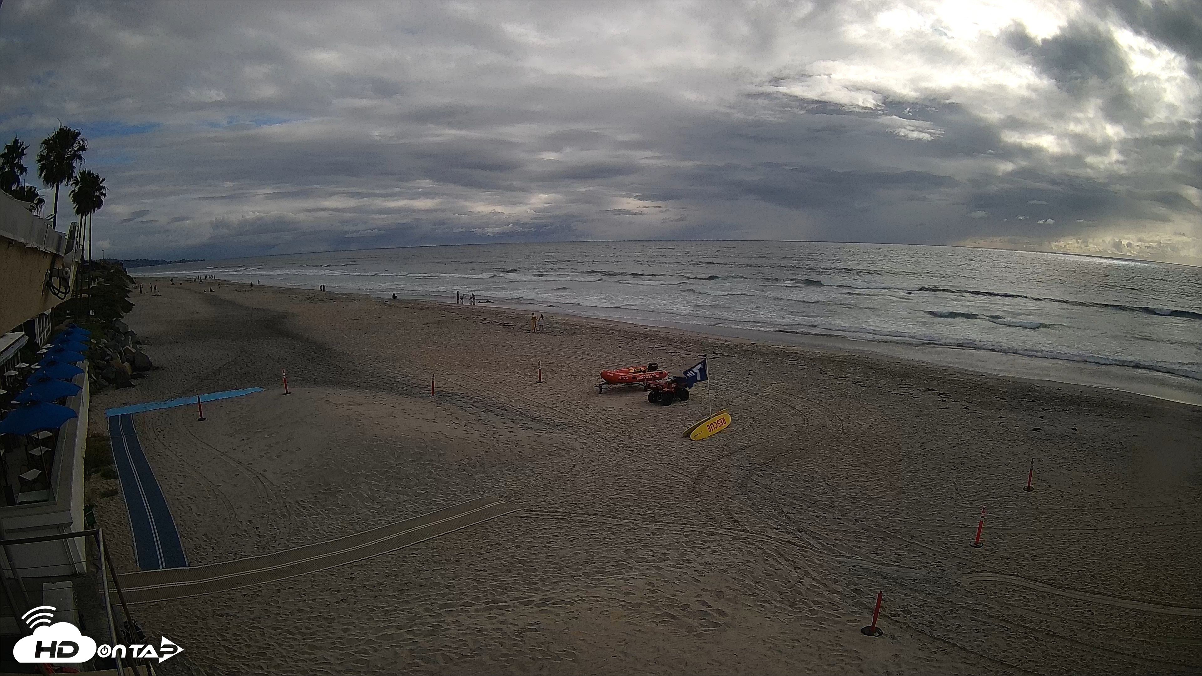 Snapshot of 17th St. Del Mar Beach - 4K SW Live Webcam taken Apr 12, 2026, 5:12pm PDT